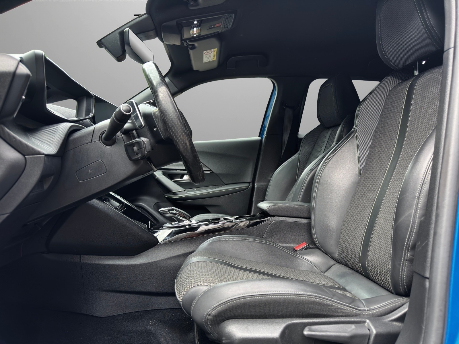 PEUGEOT 2008 1.2 PureTech GT Line EAT8-image-7