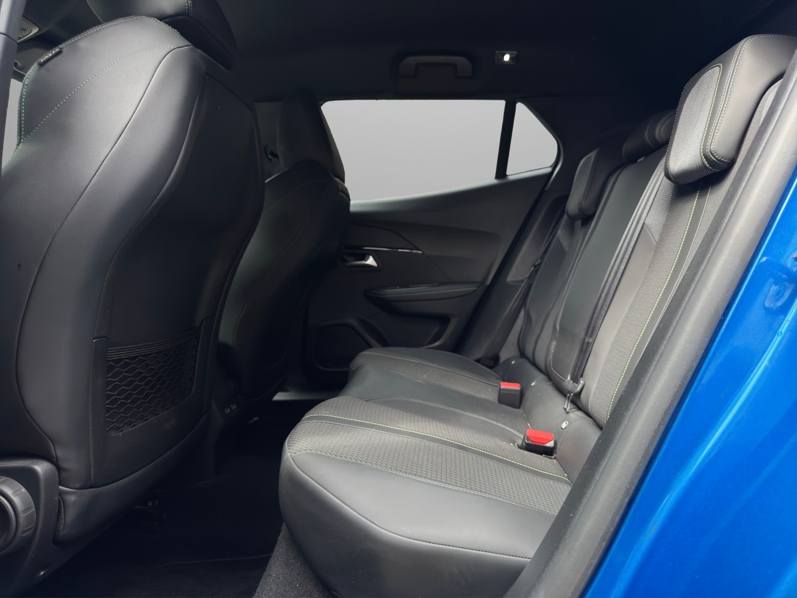 PEUGEOT 2008 1.2 PureTech GT Line EAT8-image-10