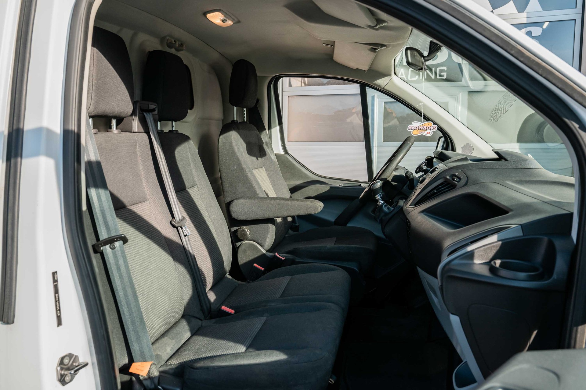 FORD TRANSIT CUSTOM-image-13