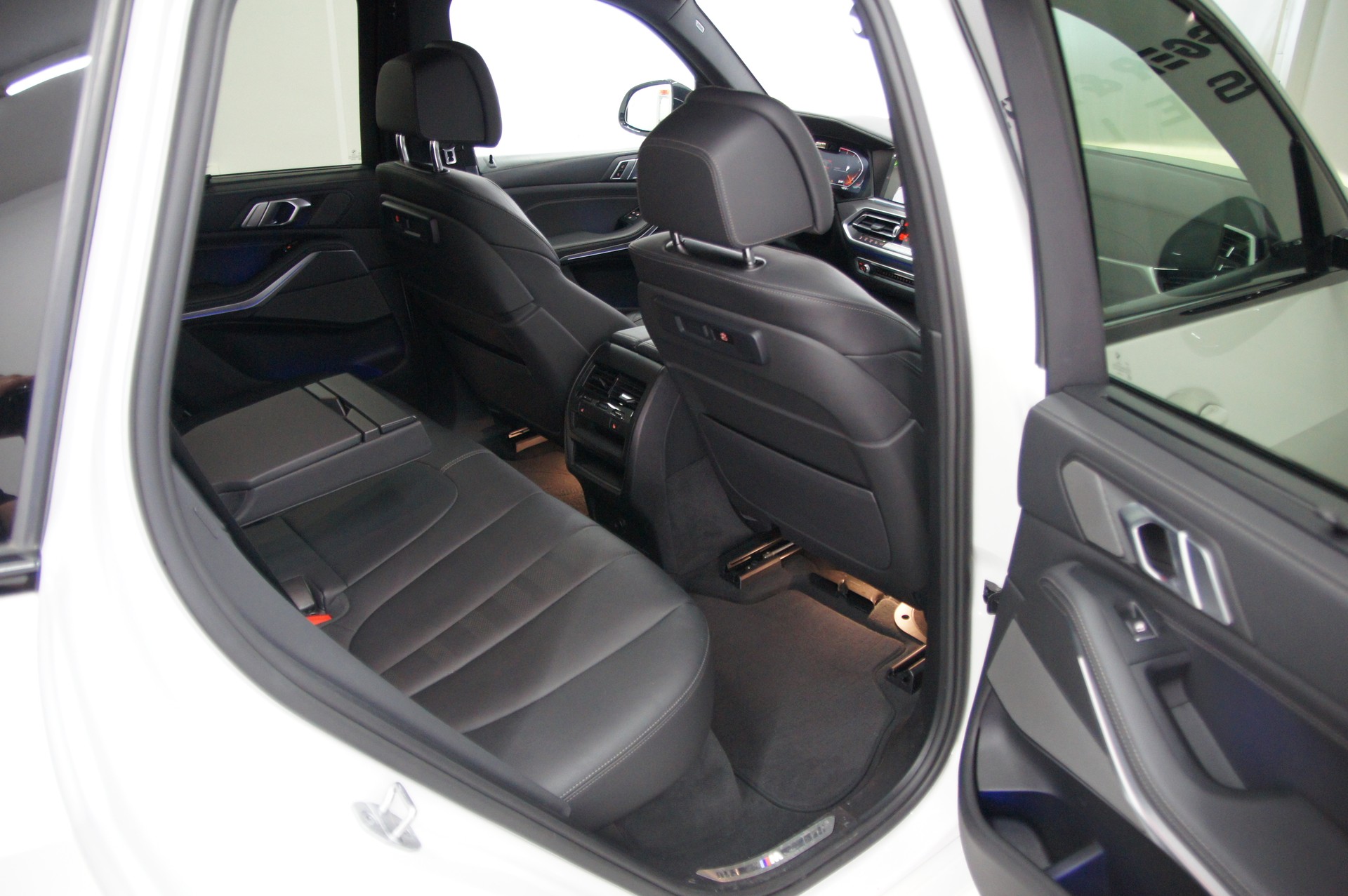 BMW X5 xDrive 48V 40d Steptronic-image-14