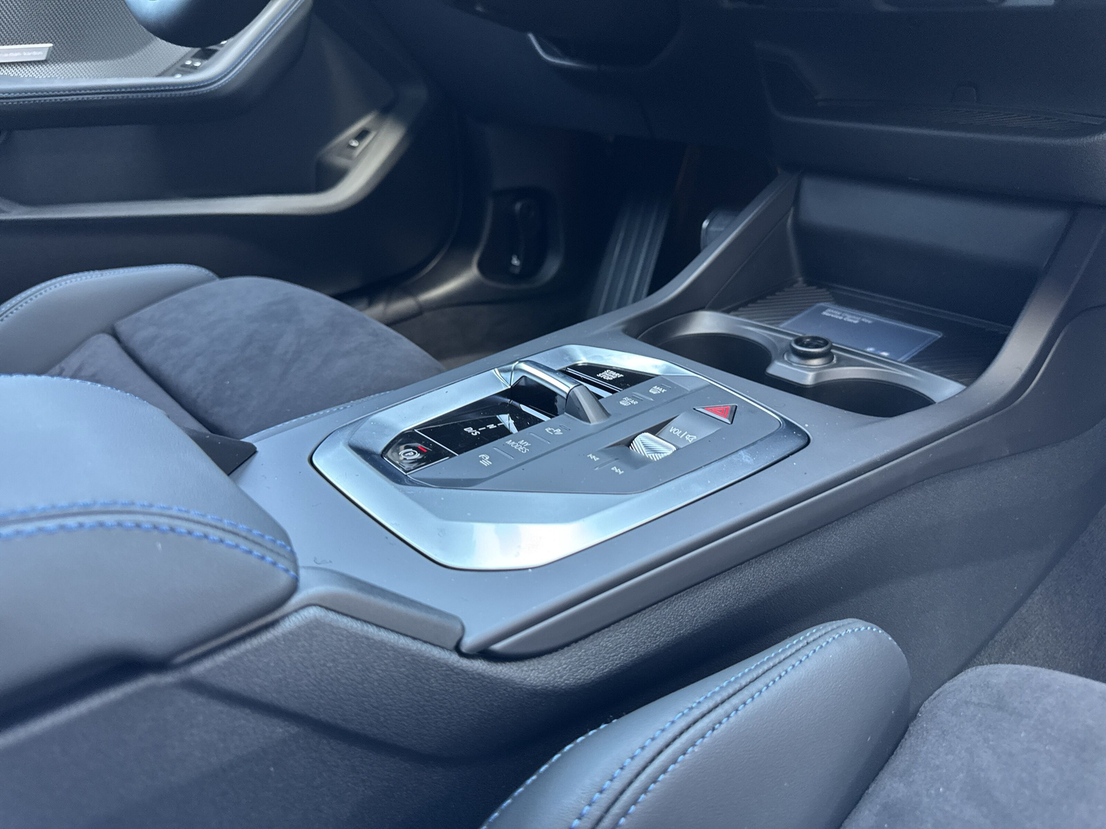 BMW 123 xDrive M Sport Pro Steptronic-image-14