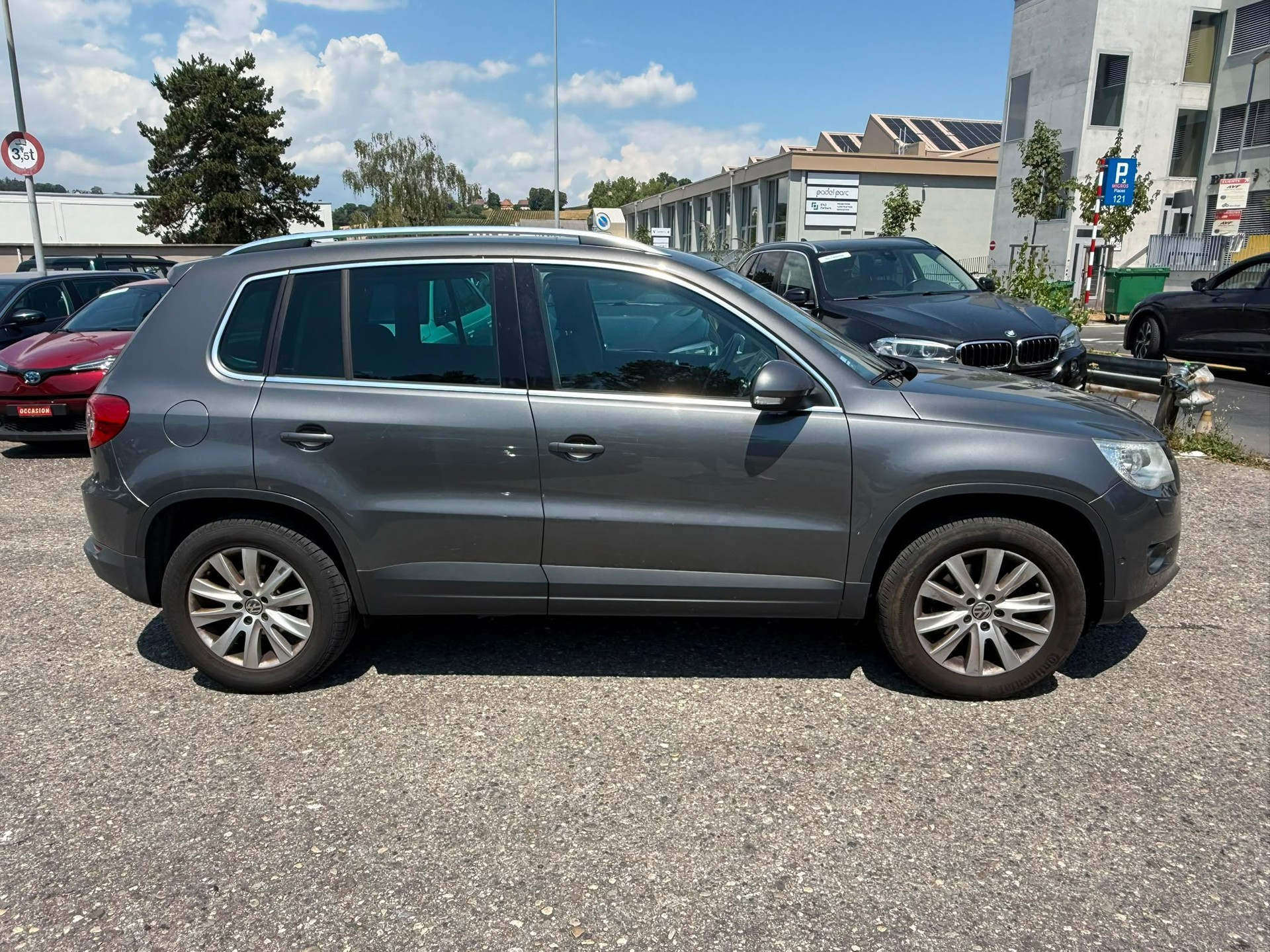 VW Tiguan 2.0 TDI Track&Field-image-1