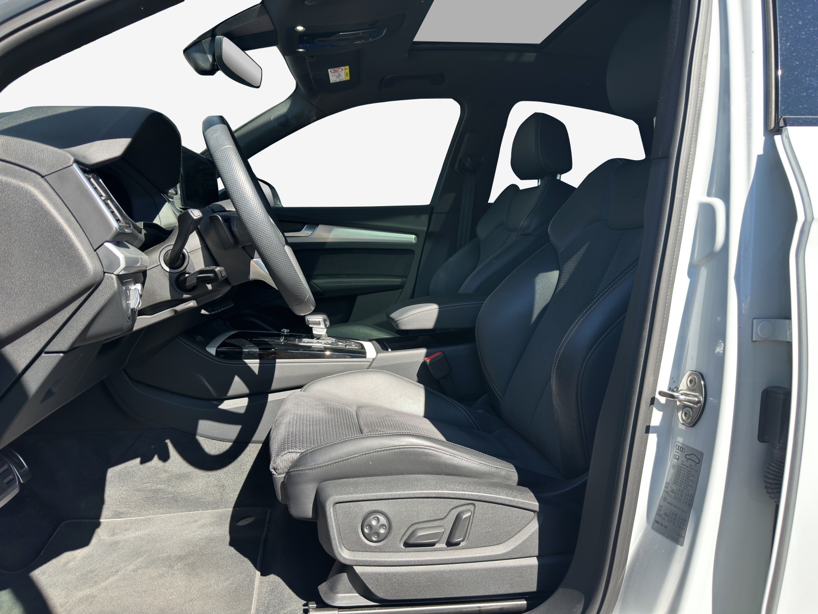 AUDI Q5 Sportback 40 TDI Blackedition quattro S-tronic-image-7