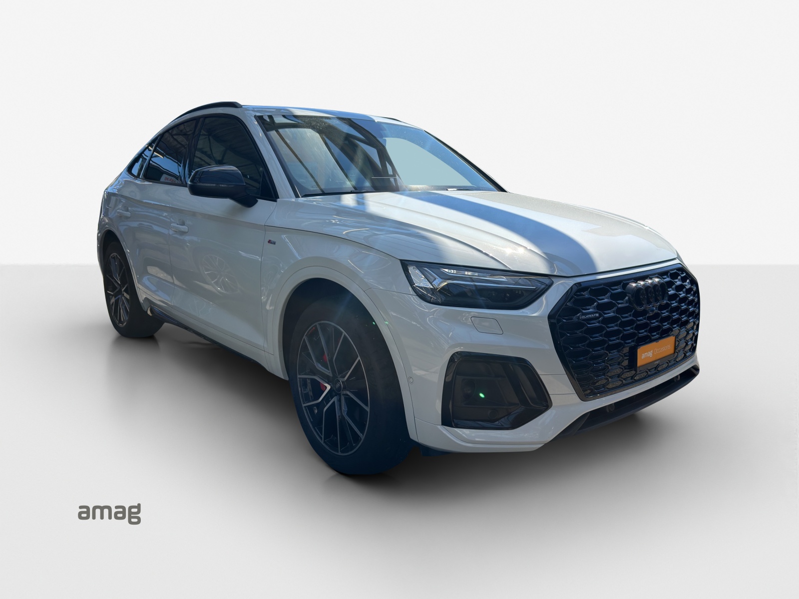 AUDI Q5 Sportback 40 TDI Blackedition quattro S-tronic-image-5