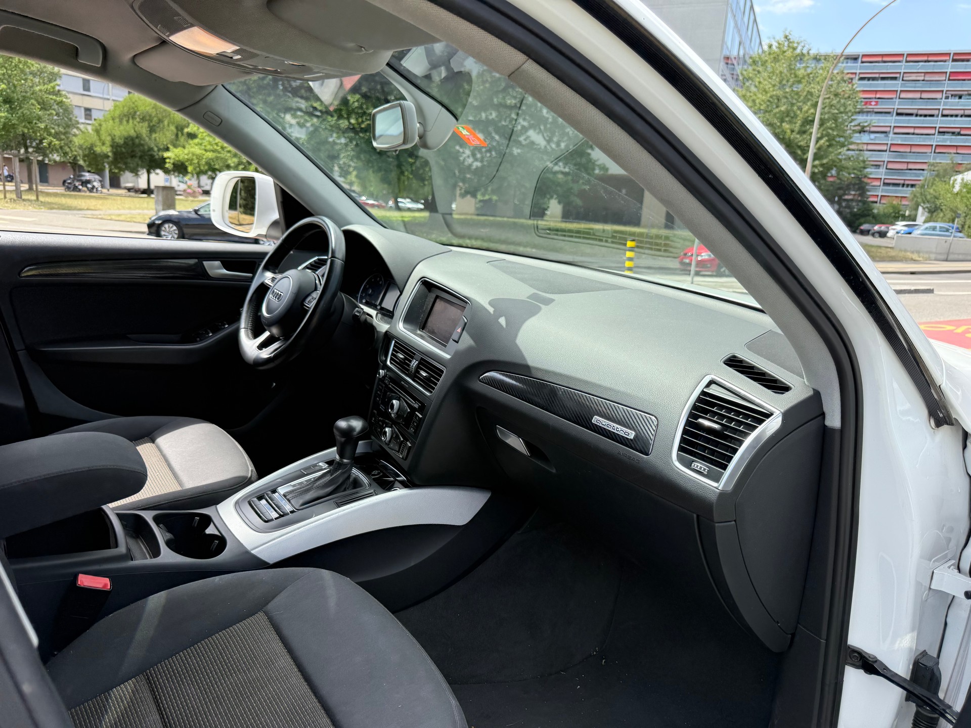 AUDI Q5 2.0 TFSI quattro tiptronic-image-12