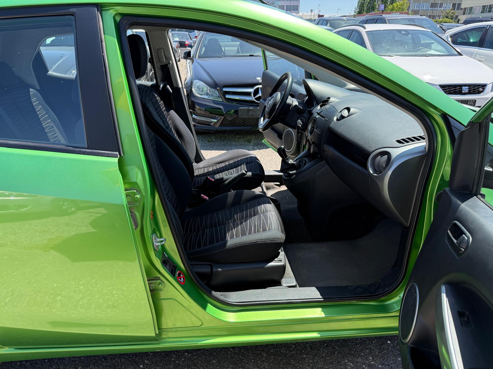 MAZDA 2 1.3i 16V Exclusive-image-8