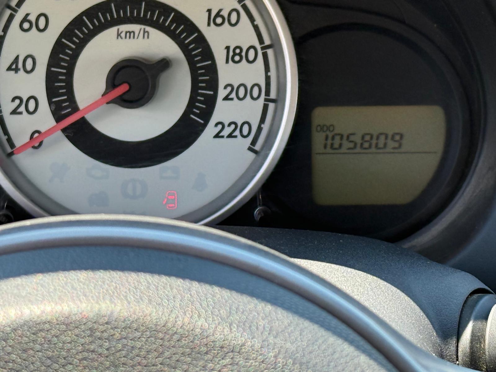 MAZDA 2 1.3i 16V Exclusive-image-12