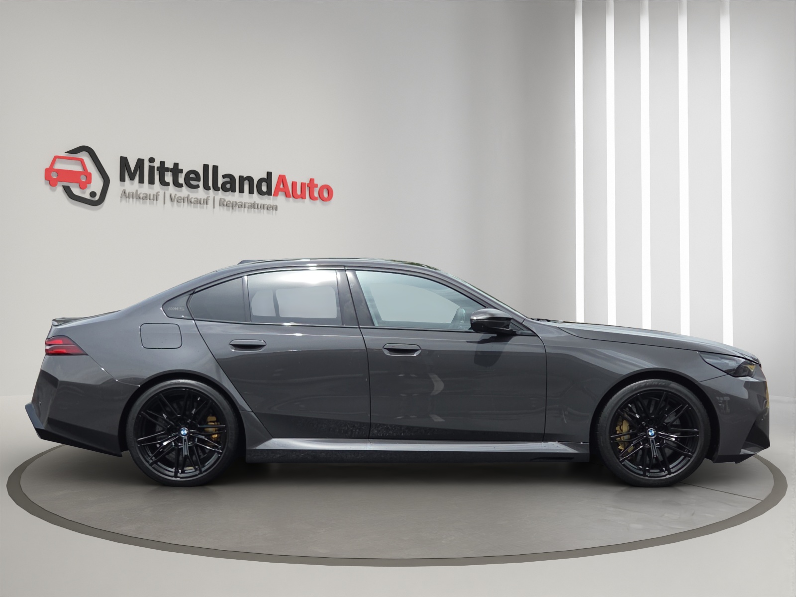 BMW M5 xDrive-image-4