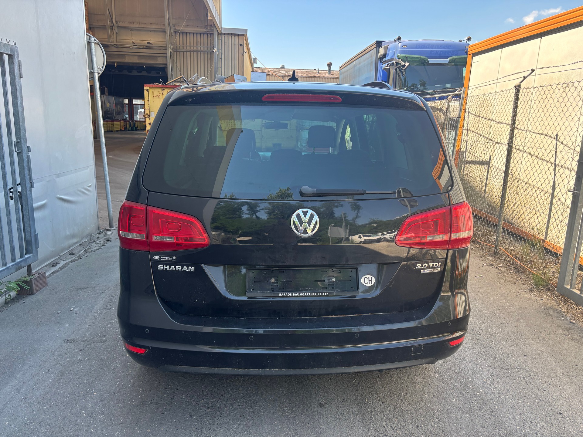 VW Sharan 2.0 TDI BlueMotion Technology Design DSG-image-5
