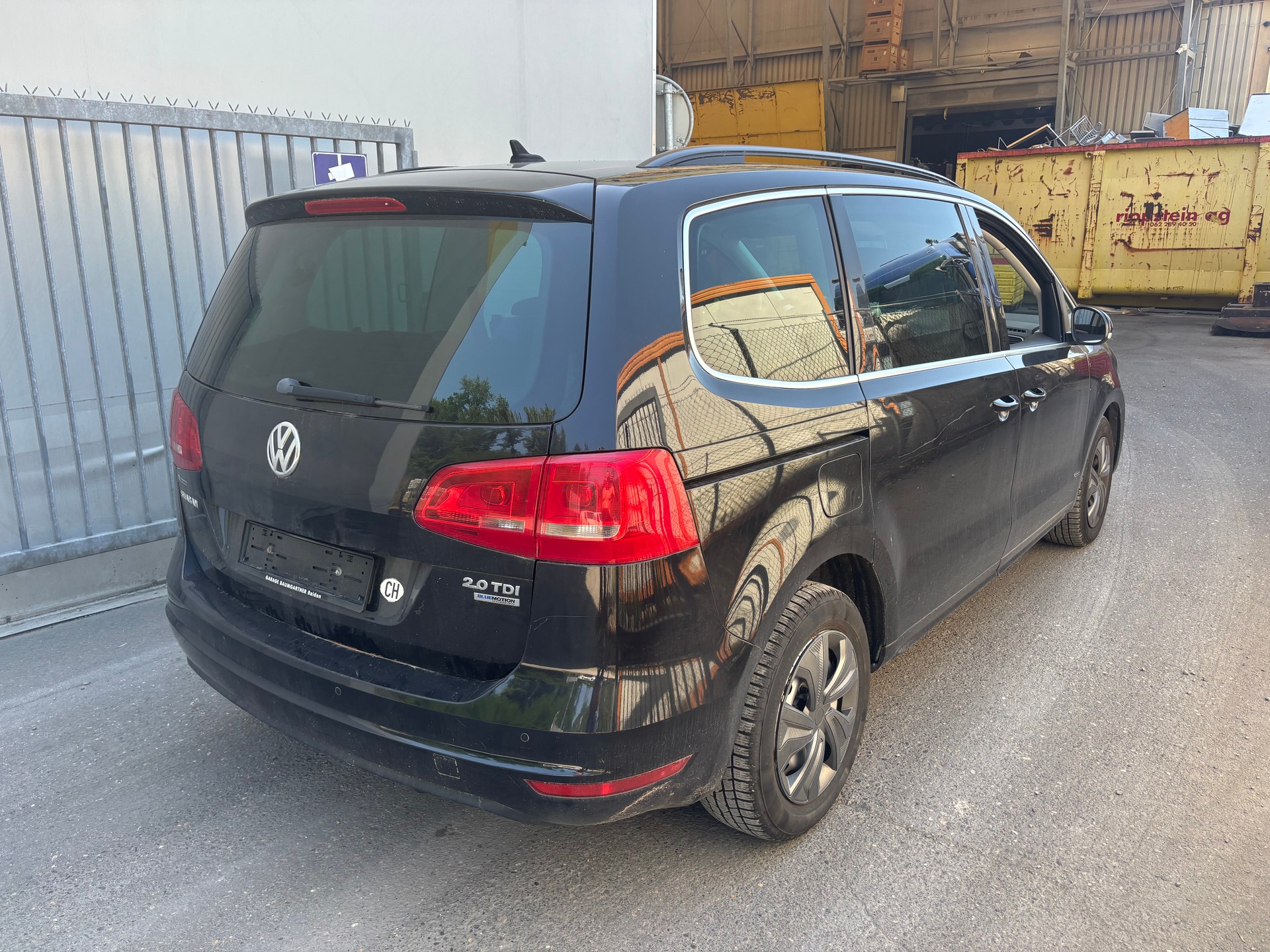 VW Sharan 2.0 TDI BlueMotion Technology Design DSG-image-3