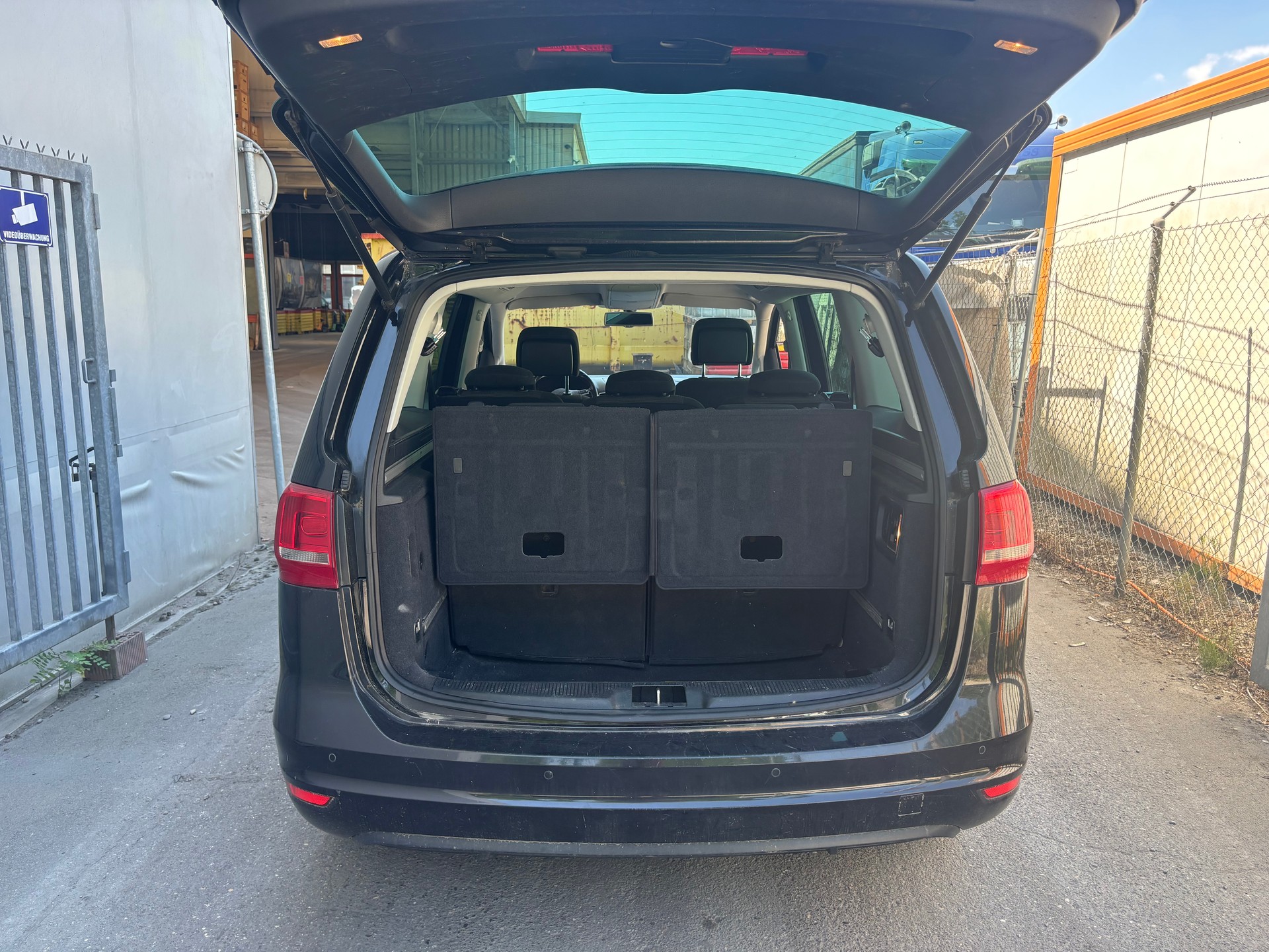 VW Sharan 2.0 TDI BlueMotion Technology Design DSG-image-6