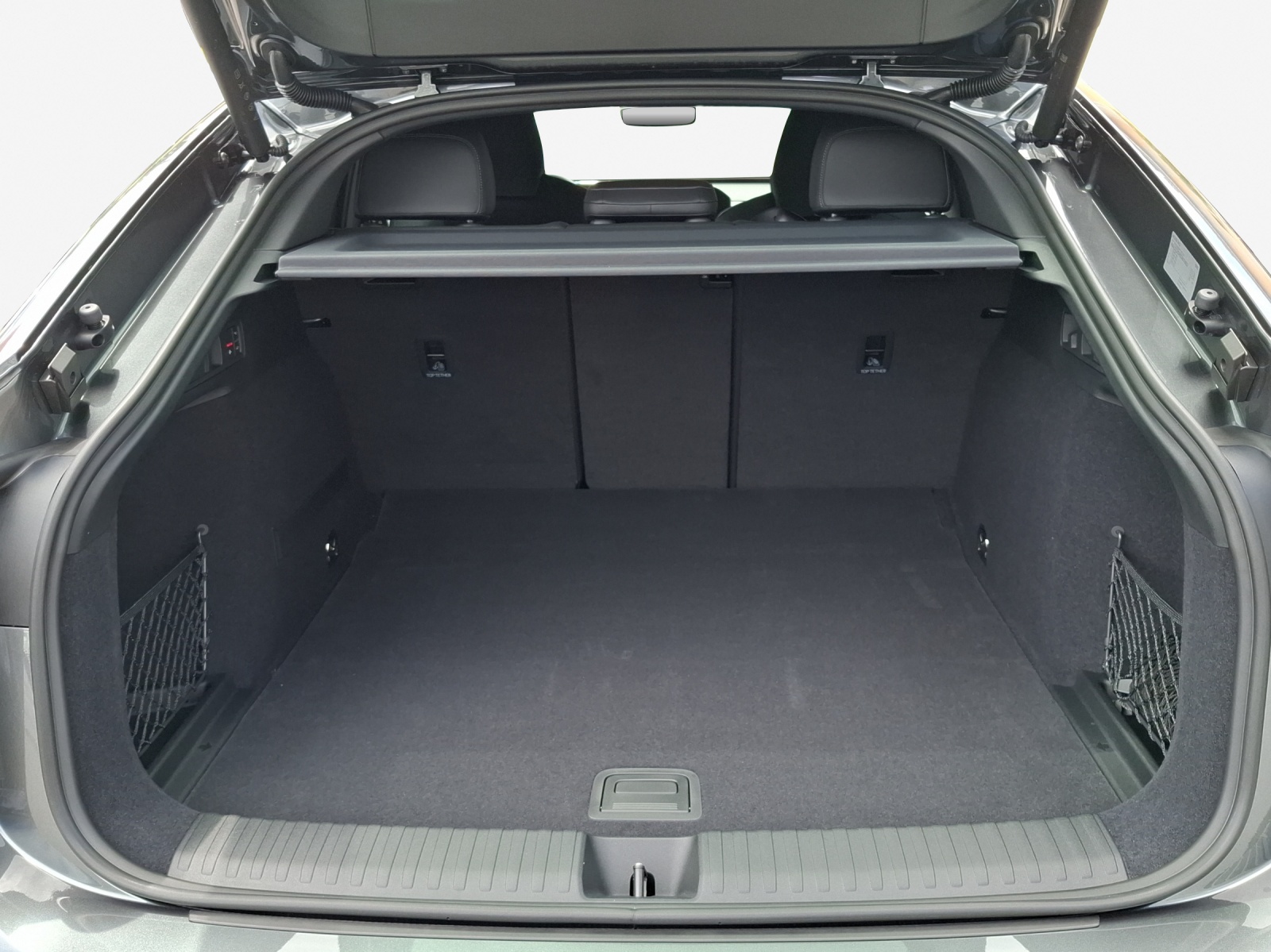 AUDI Q6 Sportback e-tron quattro-image-12