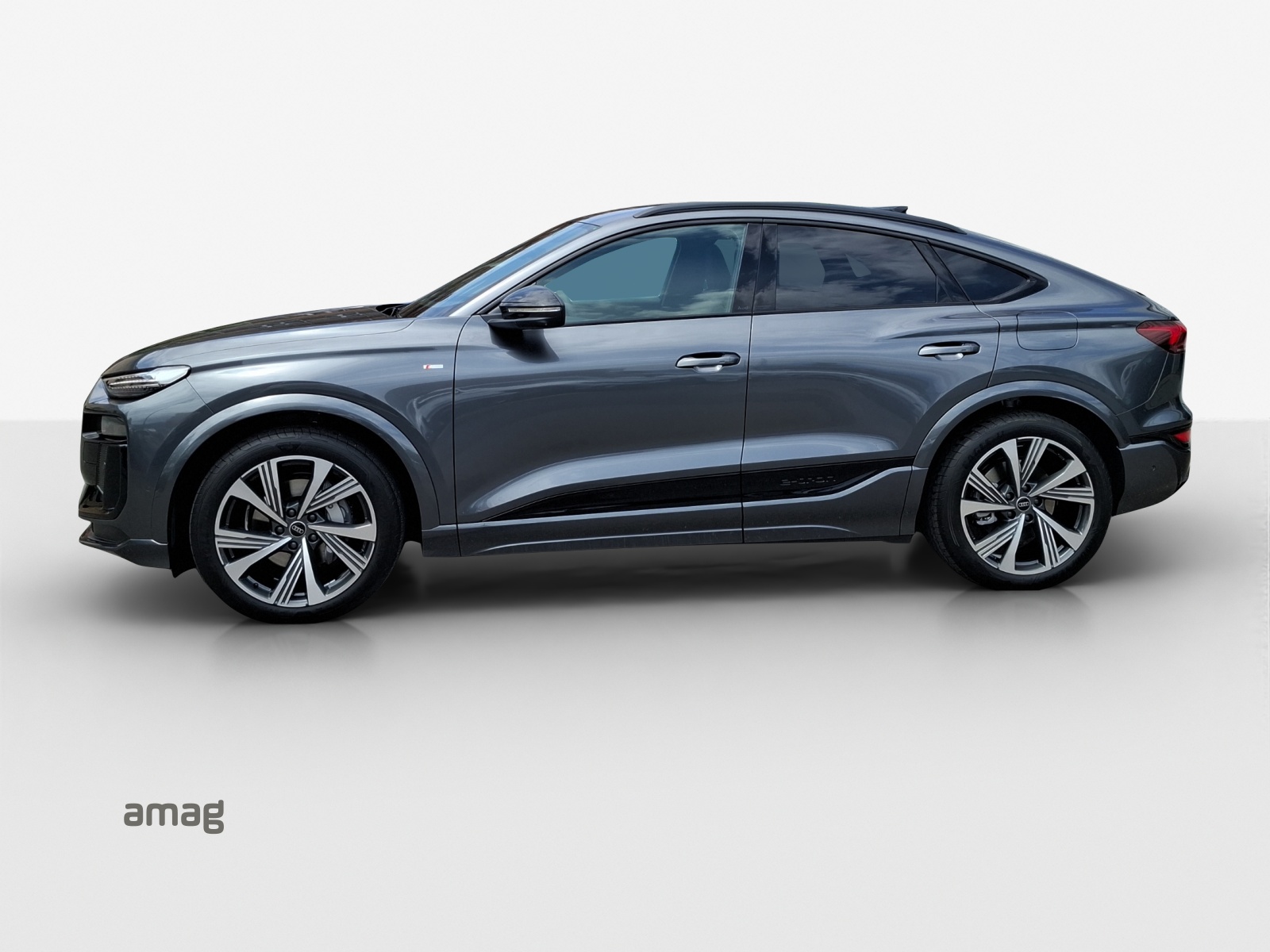 AUDI Q6 Sportback e-tron quattro-showroom-element-1