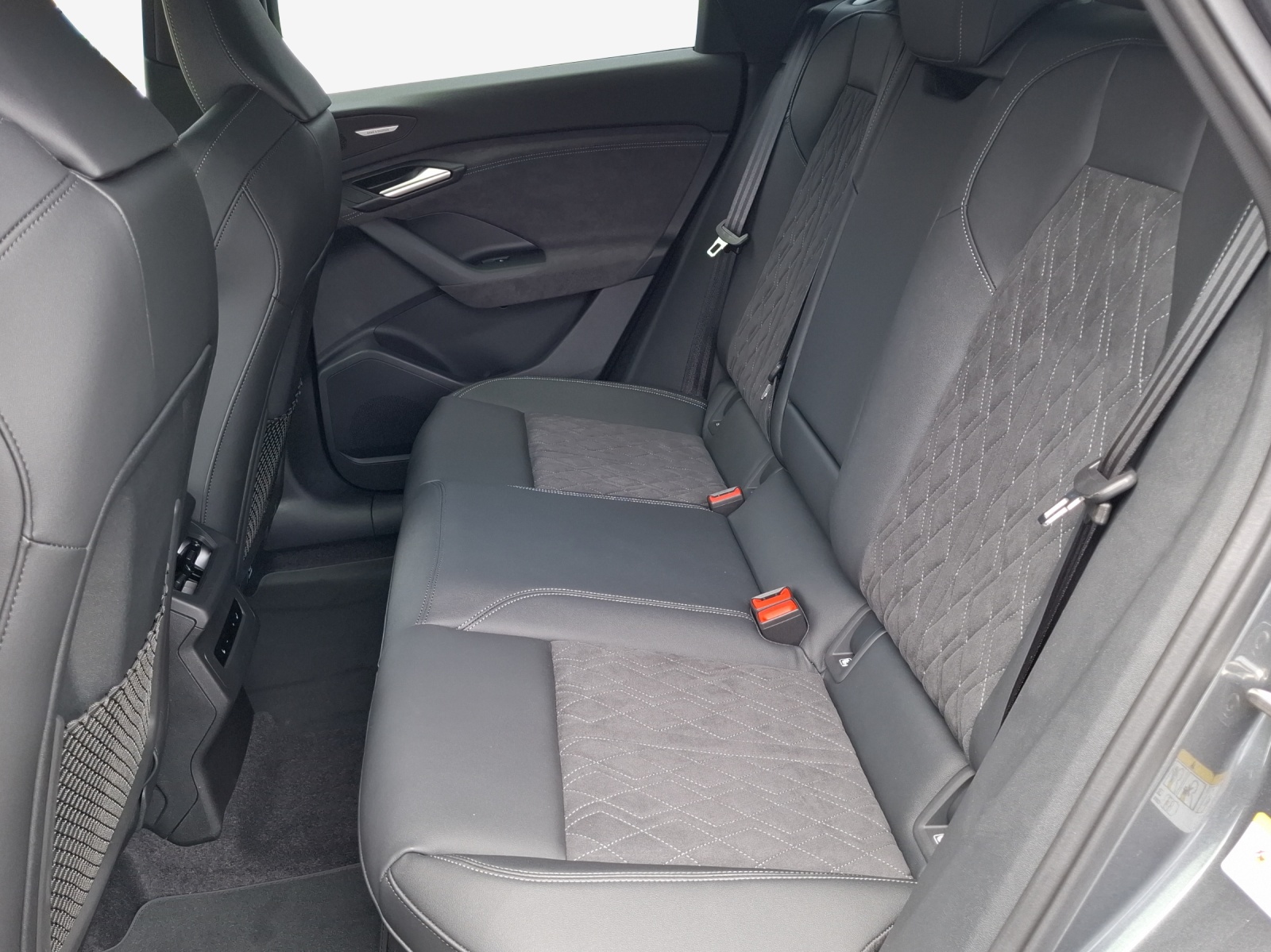 AUDI Q6 Sportback e-tron quattro-image-11