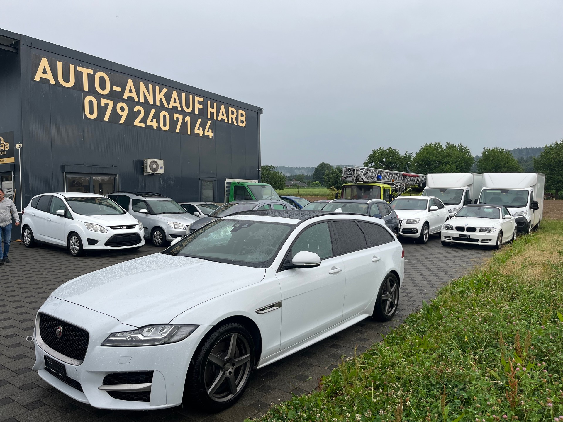 JAGUAR XF Sportbrake 25d R-Sport AWD Automatic-image-0