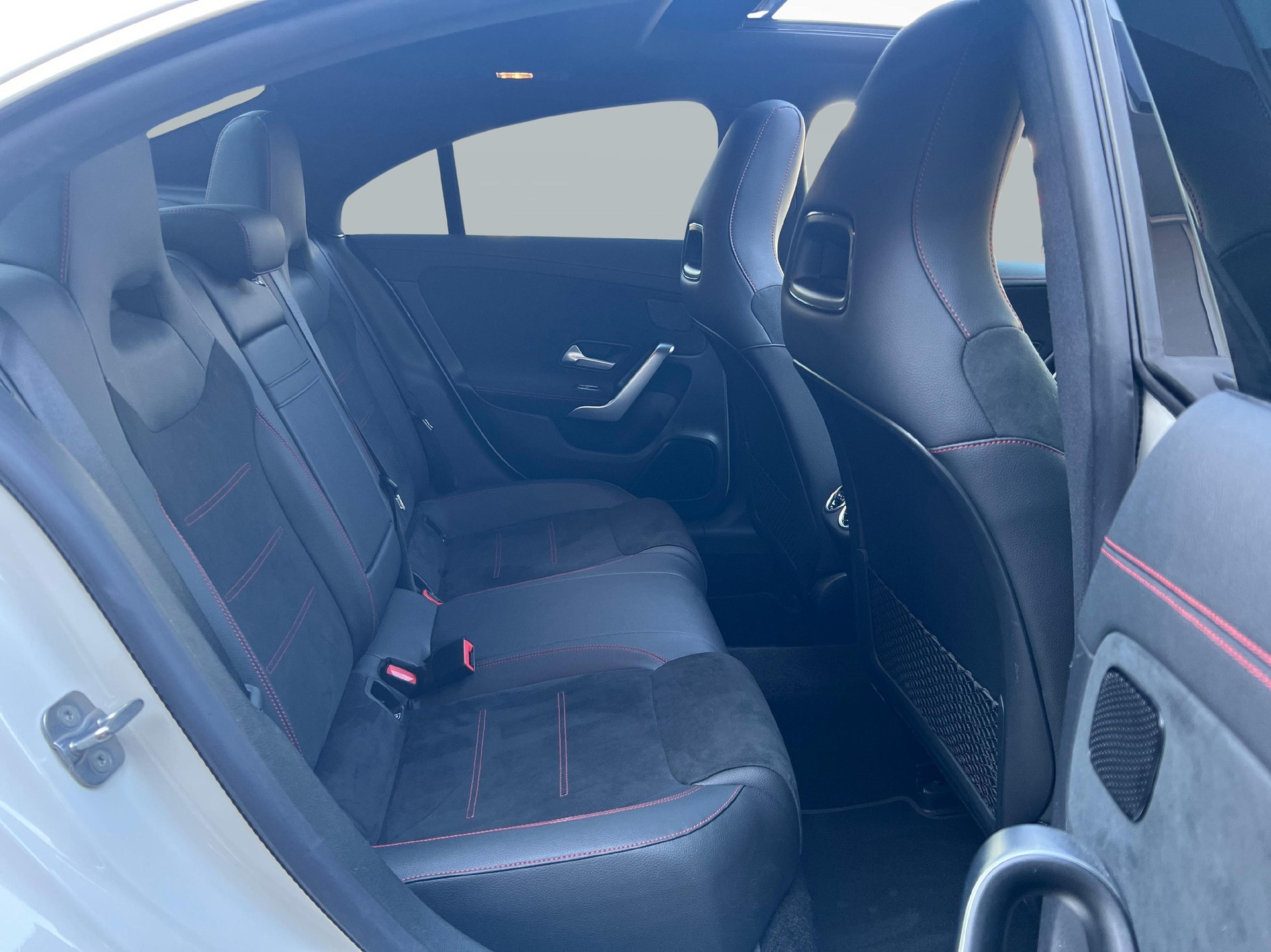 MERCEDES-BENZ CLA 250 AMG Line 4matic-image-10