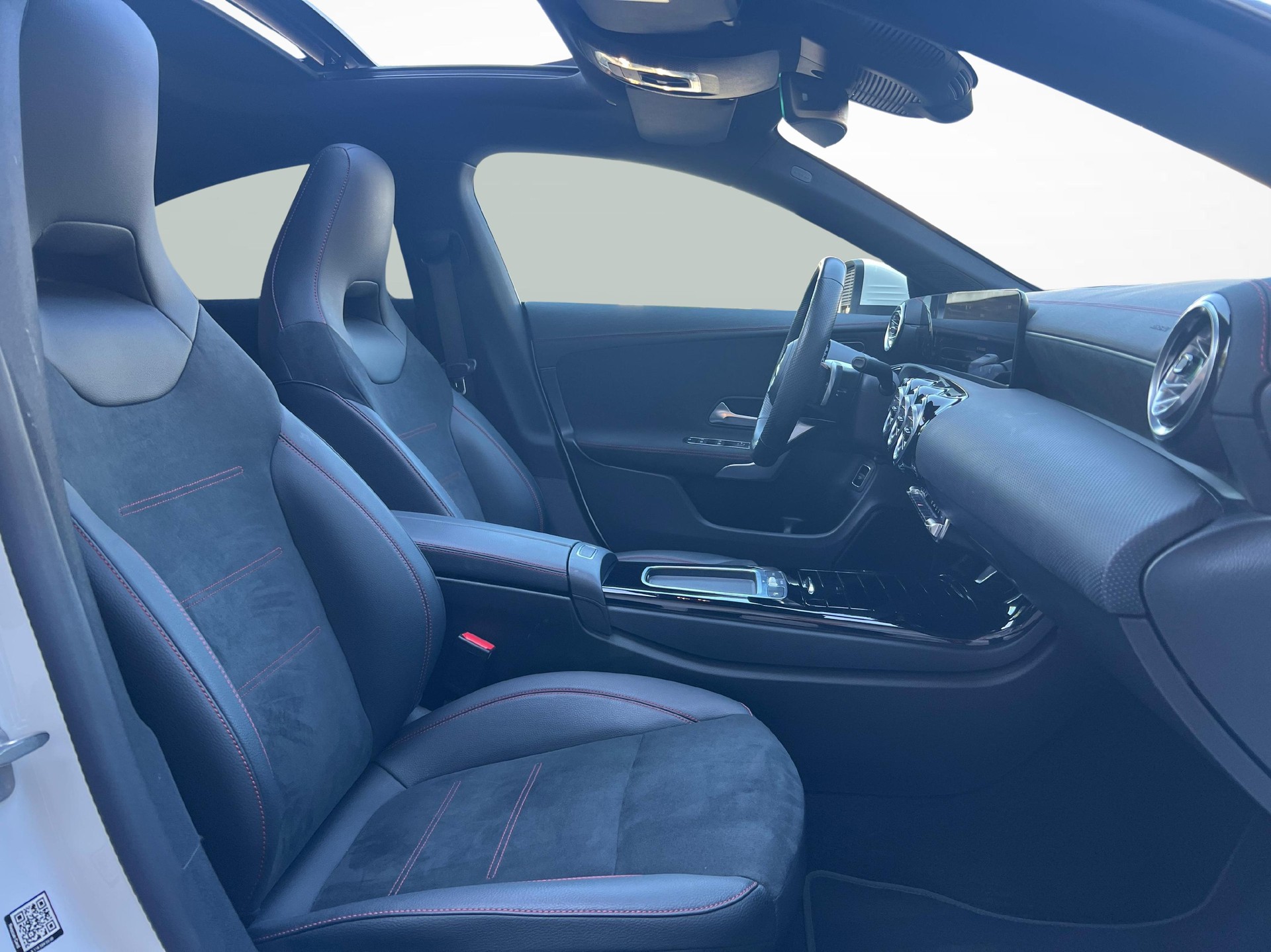 MERCEDES-BENZ CLA 250 AMG Line 4matic-image-9