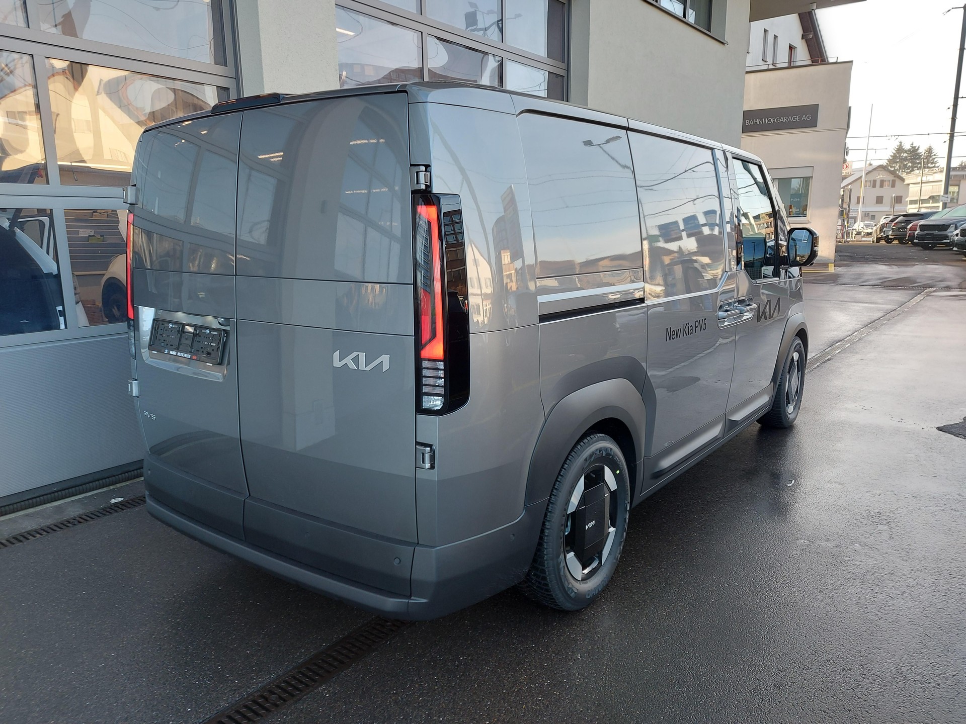 KIA PV5 Cargo 71.2 kWh Elite-image-8