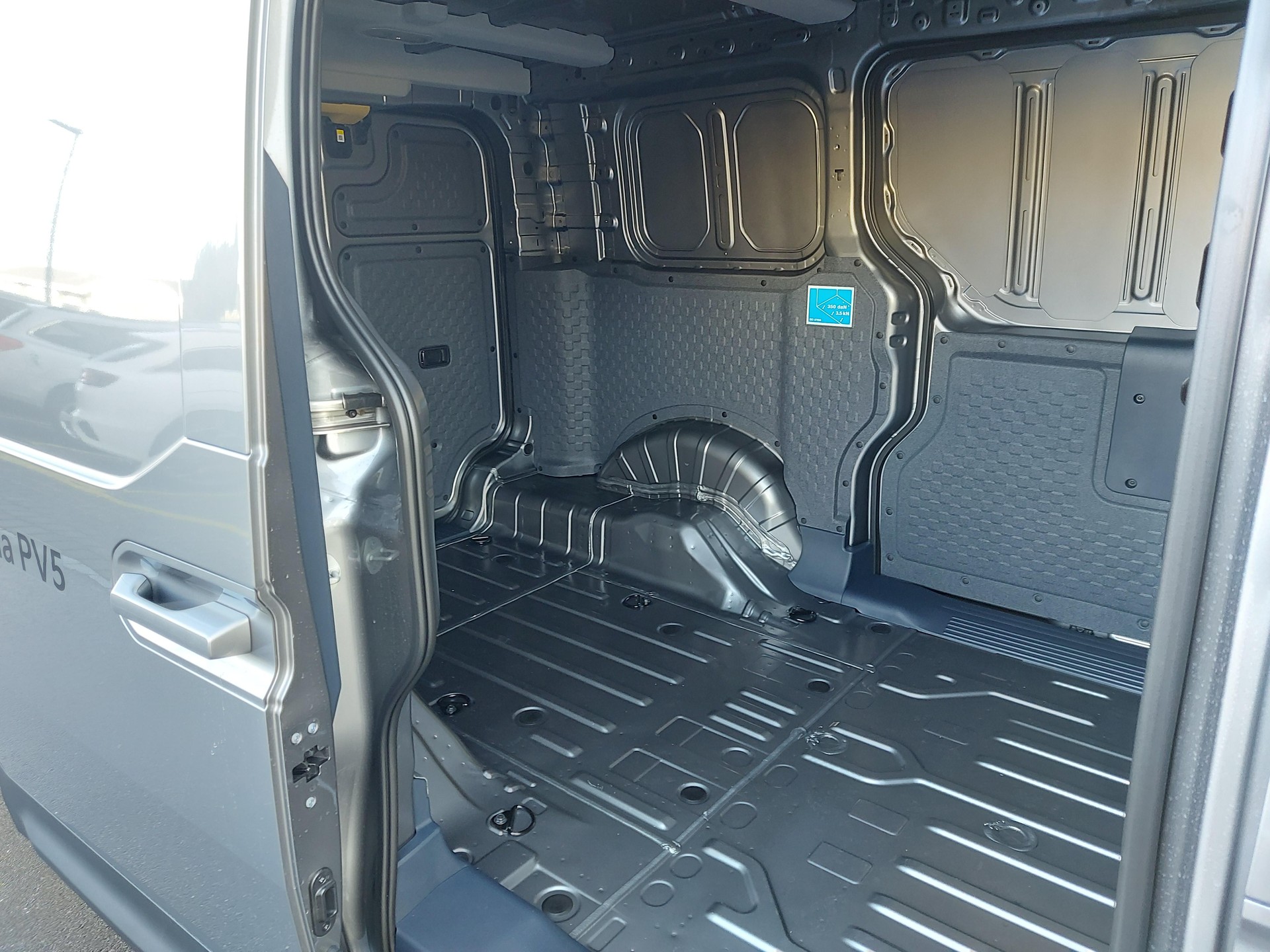 KIA PV5 Cargo 71.2 kWh Elite-image-7
