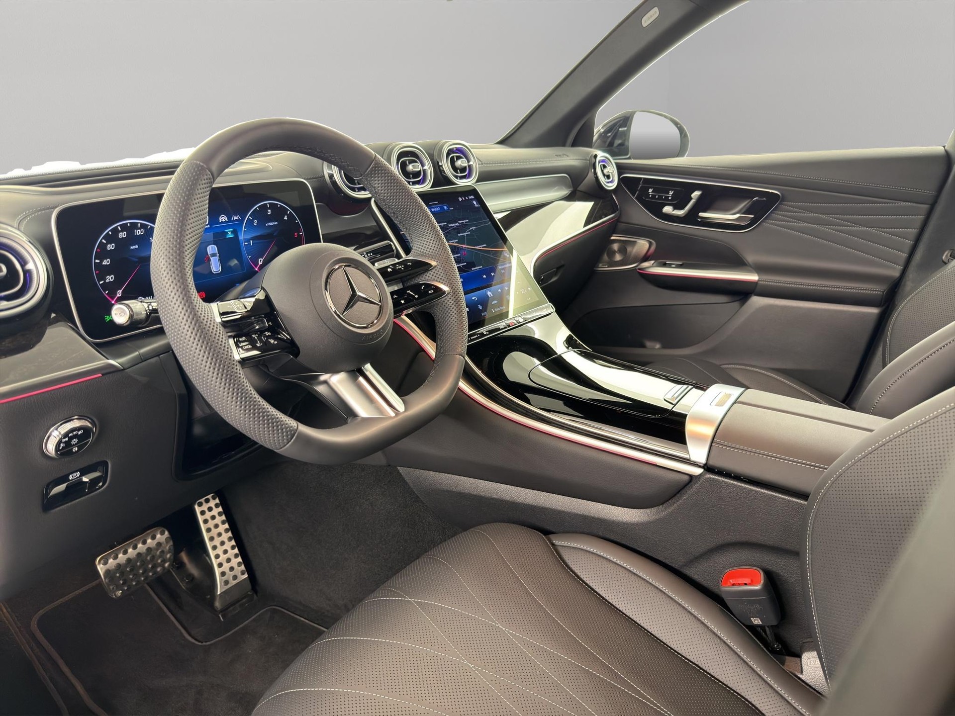 MERCEDES-BENZ GLC 300 d AMG Line 4matic-image-11