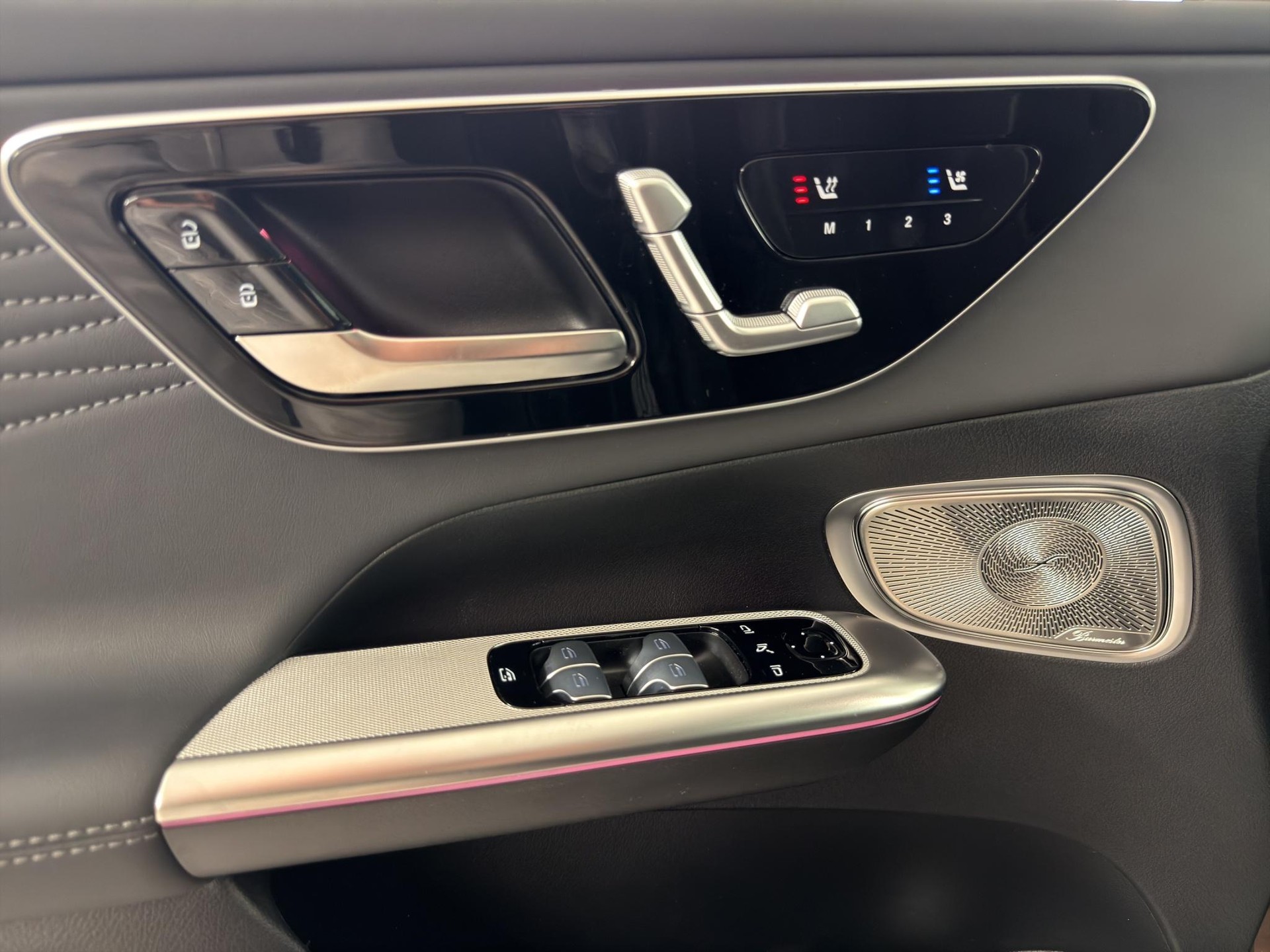 MERCEDES-BENZ GLC 300 d AMG Line 4matic-image-13