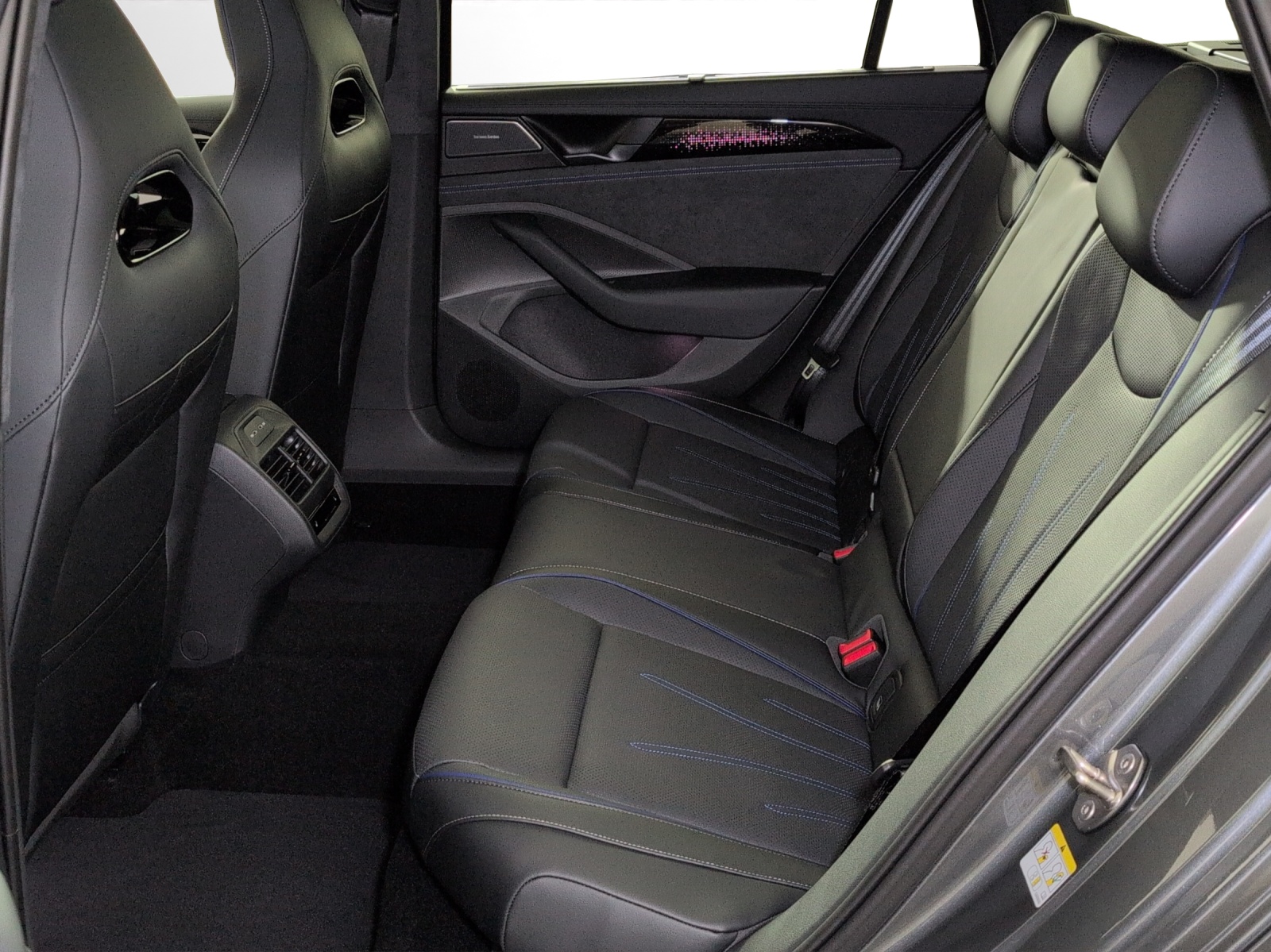 VW Passat Variant 2.0 TDI evo R-Line 4 Motion DSG-image-7