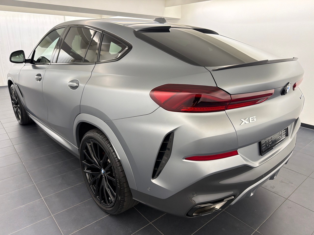 BMW X6 xDrive 48V 40d M Sport Pro-image-1