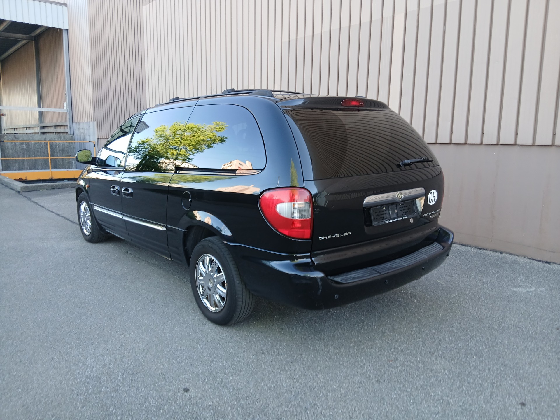 CHRYSLER Grand Voyager 3.3 LTD AWD-image-2