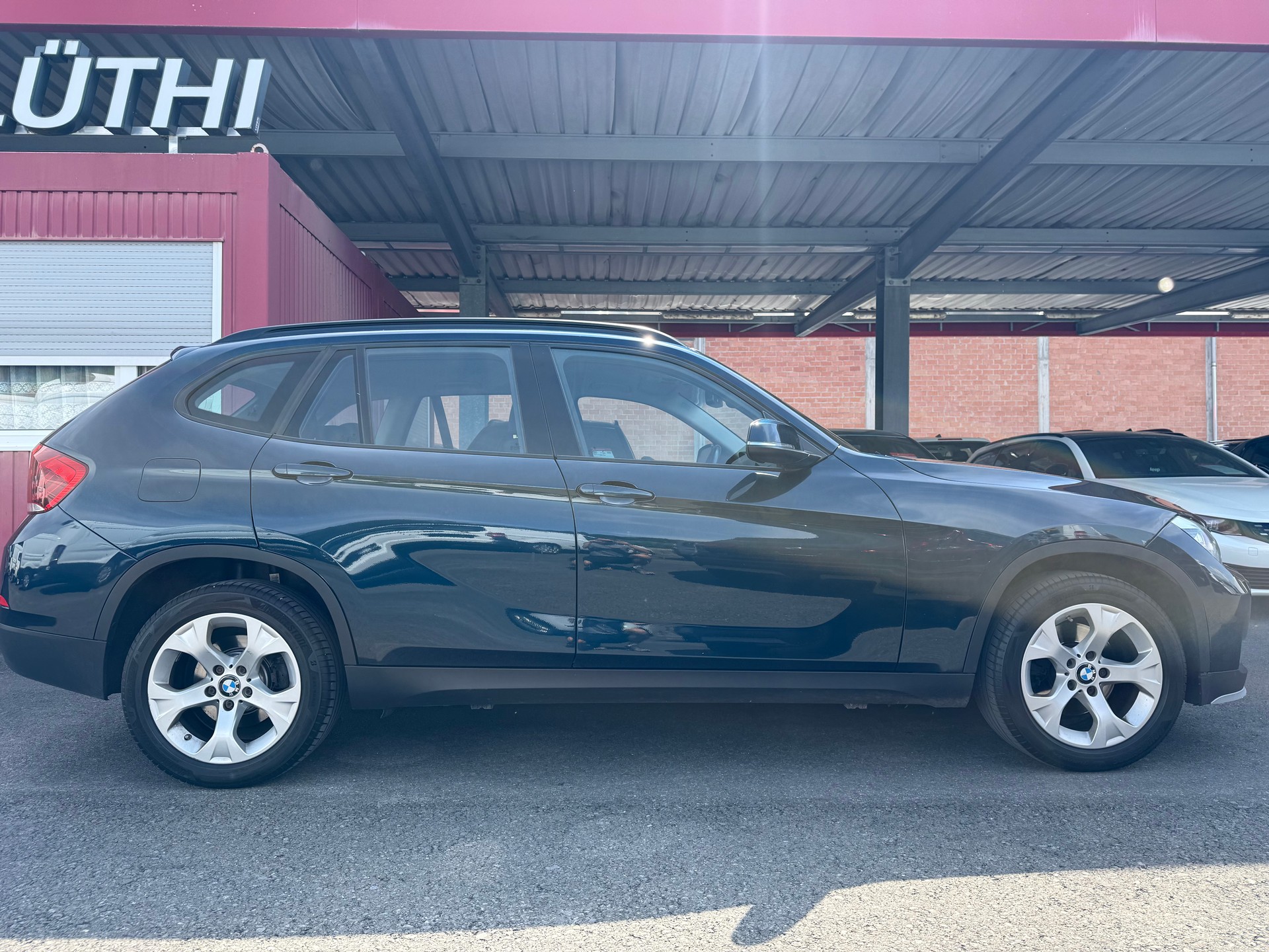 BMW X1 xDrive 20i Steptronic-image-1