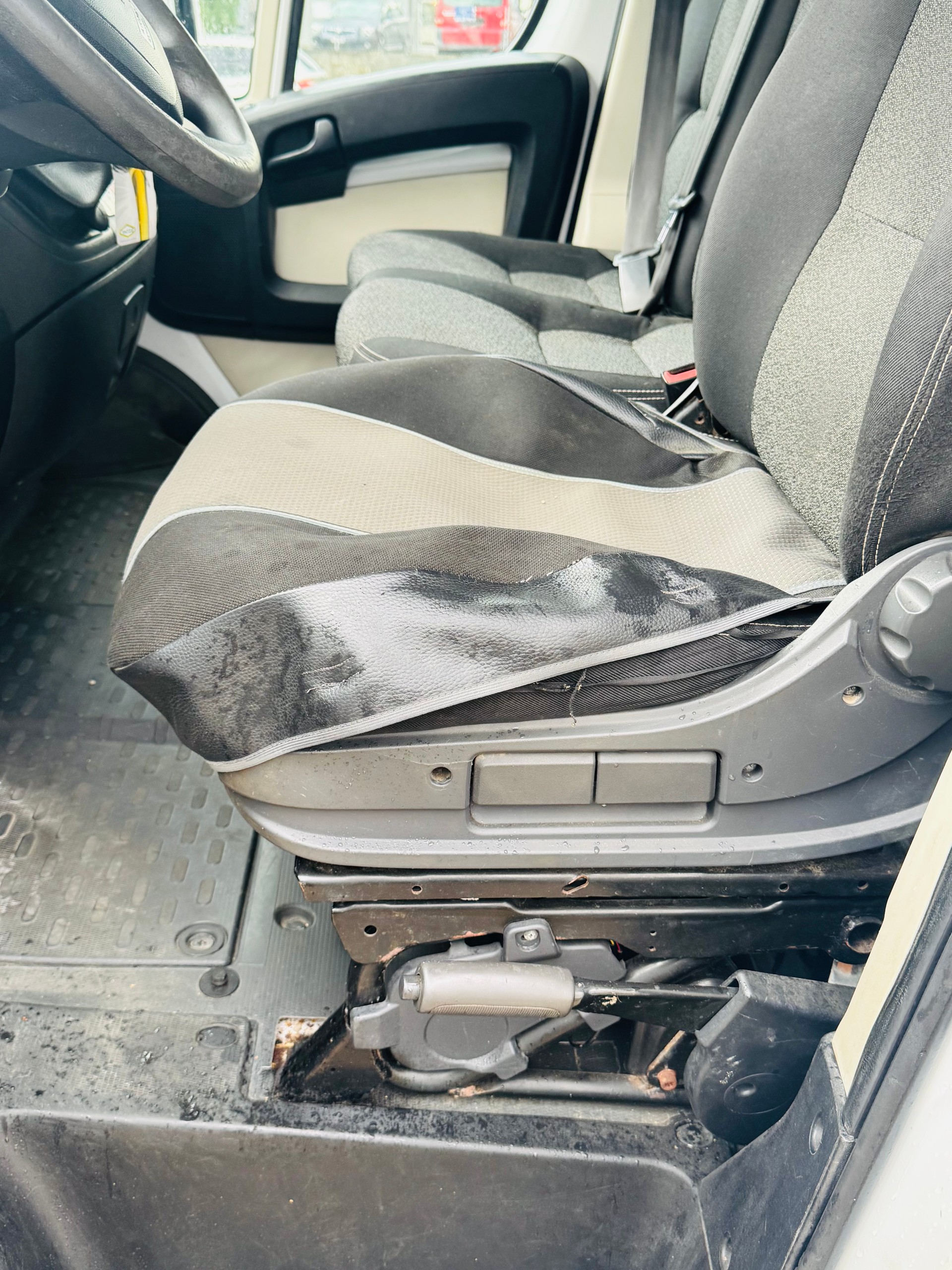FIAT Ducato 35 2.3 MJ PONT BASCULANT-image-11