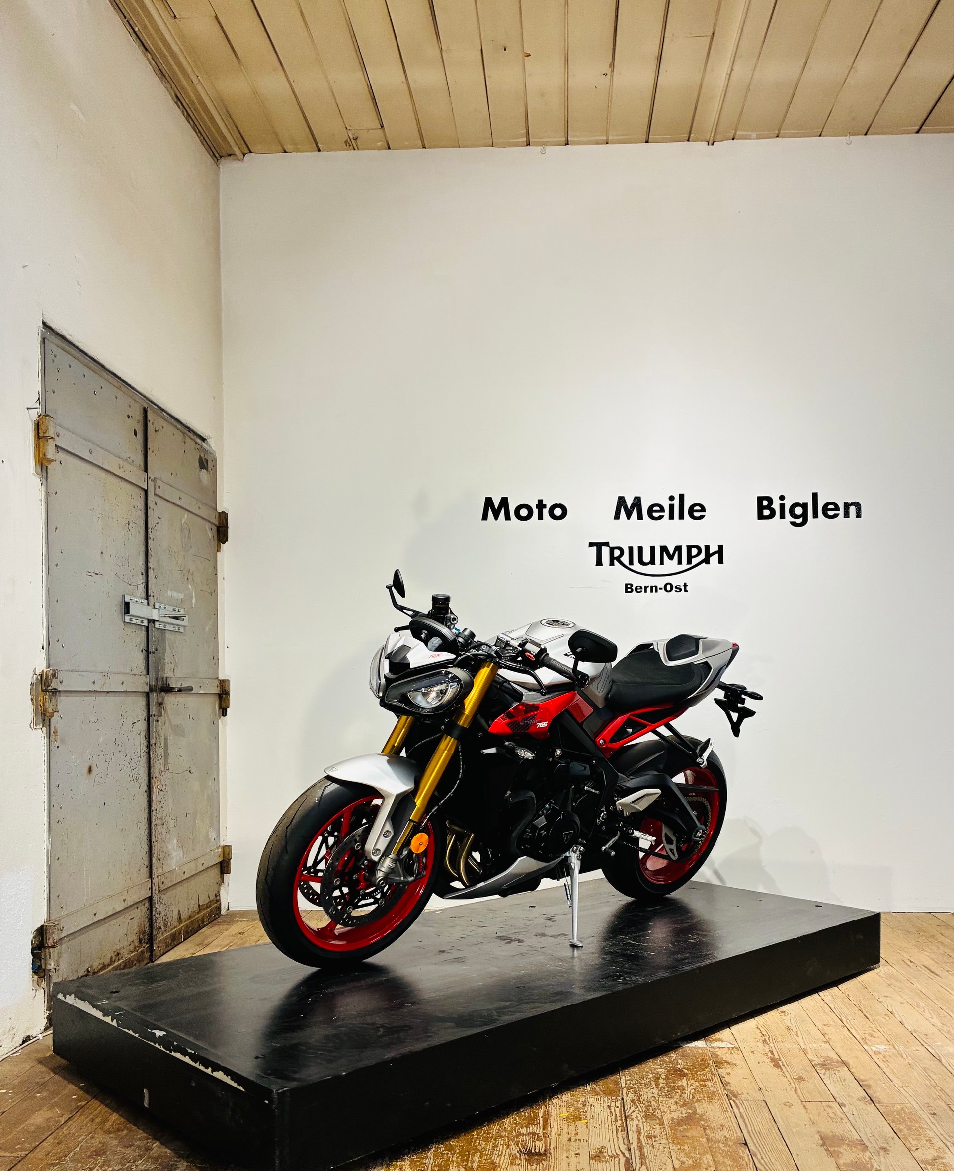 TRIUMPH 765 RX-showroom-element-2