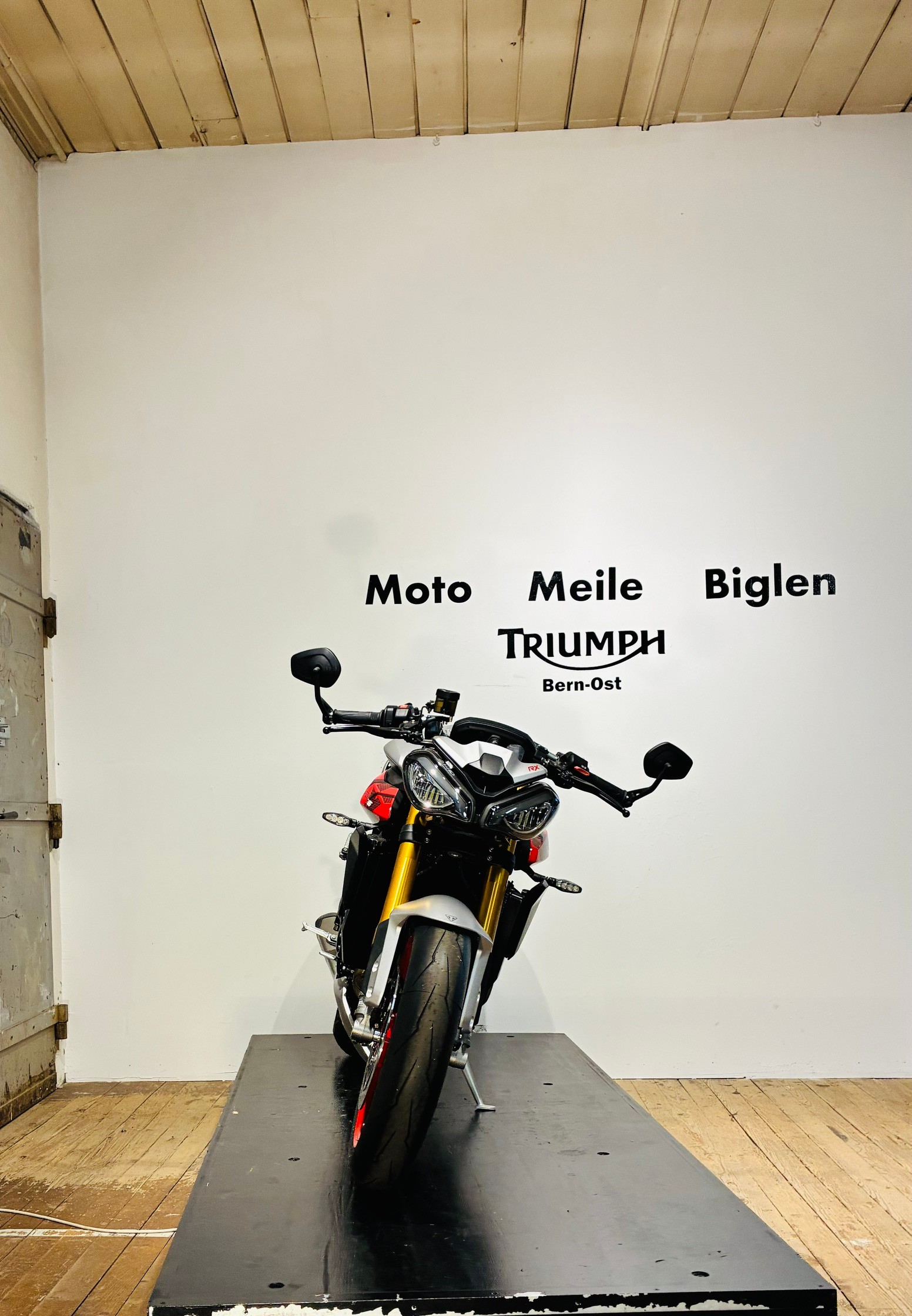TRIUMPH 765 RX-showroom-element-3