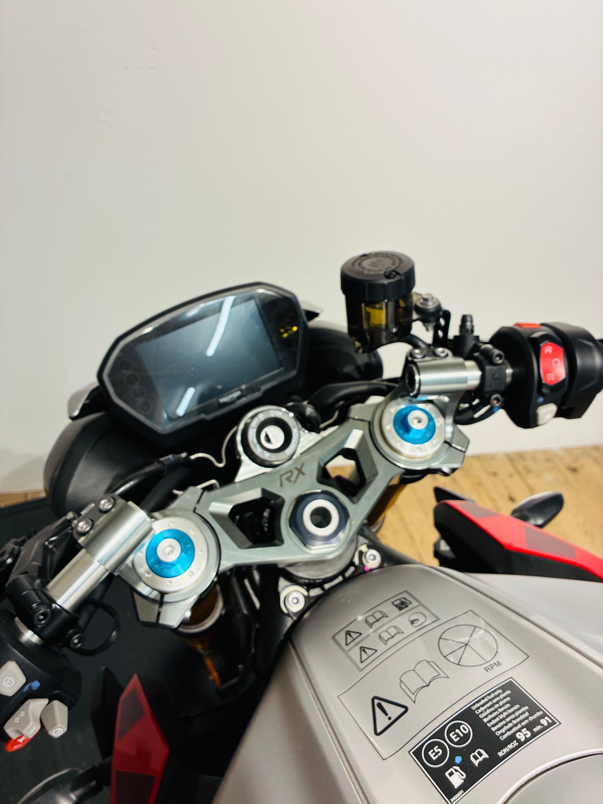 TRIUMPH 765 RX-image-14