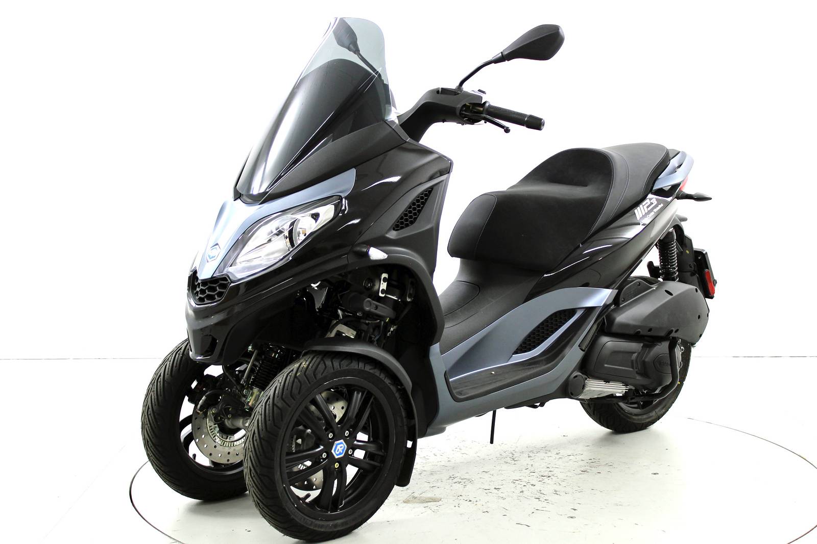 PIAGGIO MP3 300 ABS-showroom-element-2