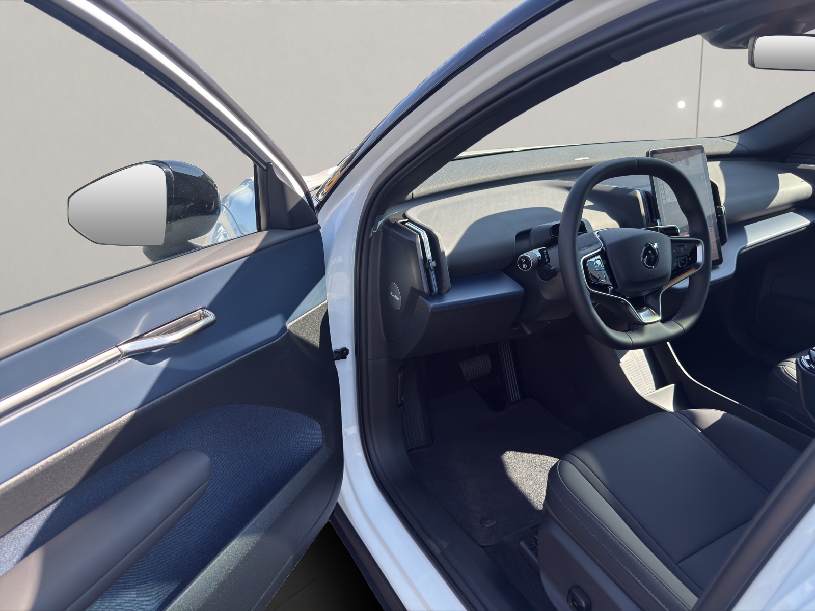 VOLVO EX30 E60 Twin Ultra Performance AWD .-image-8