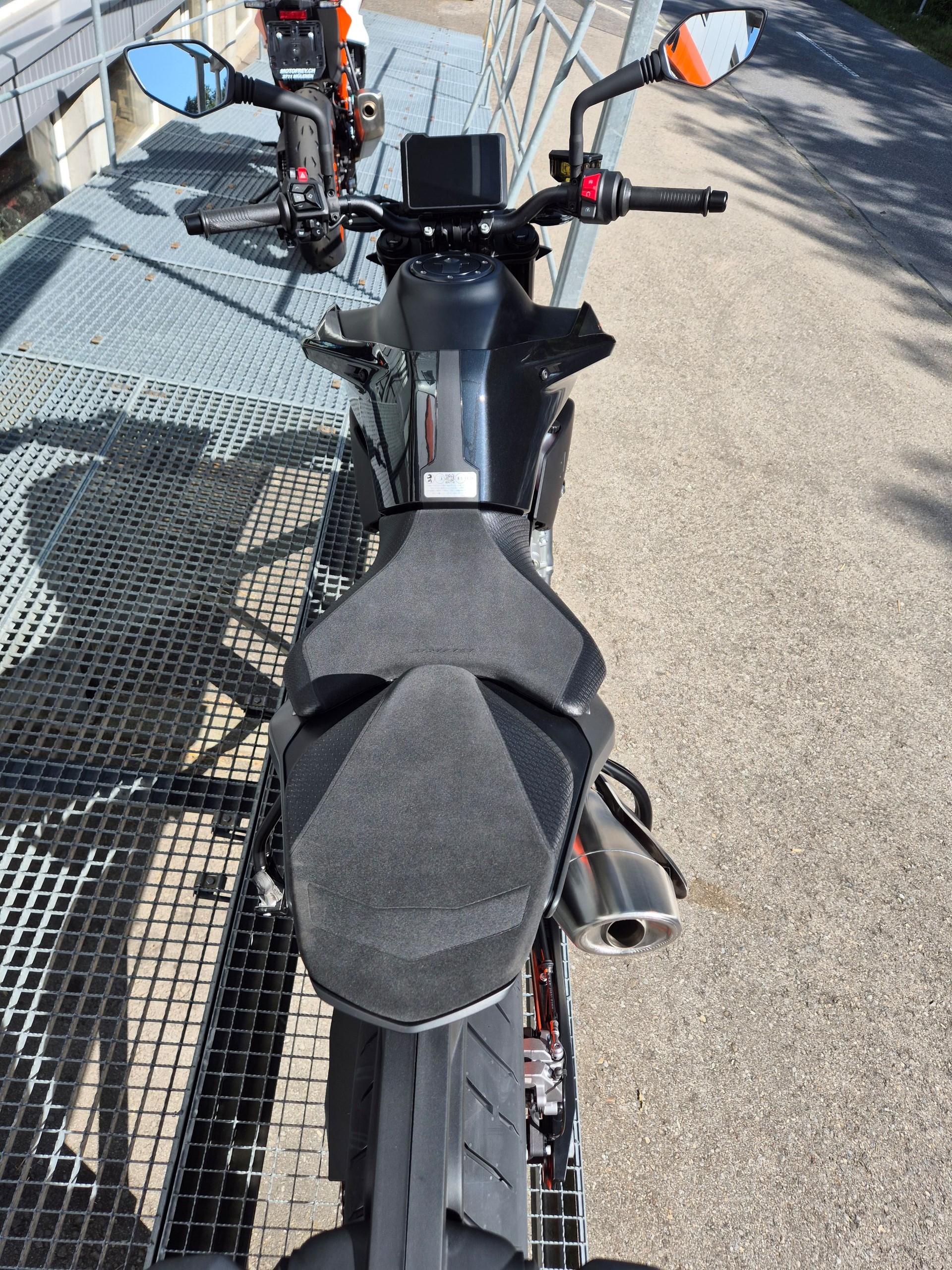 KTM 790 Duke-image-1