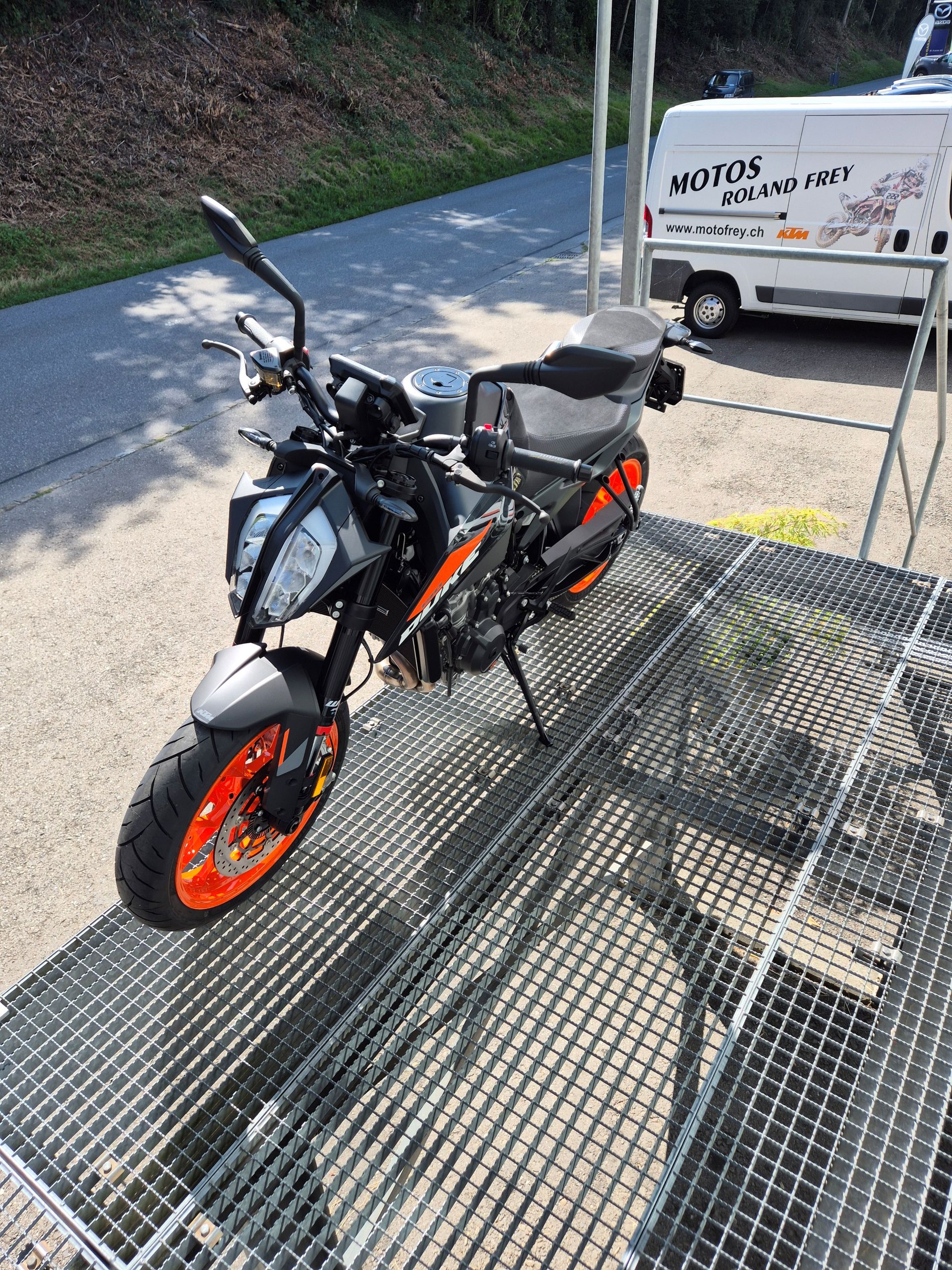 KTM 790 Duke-image-2