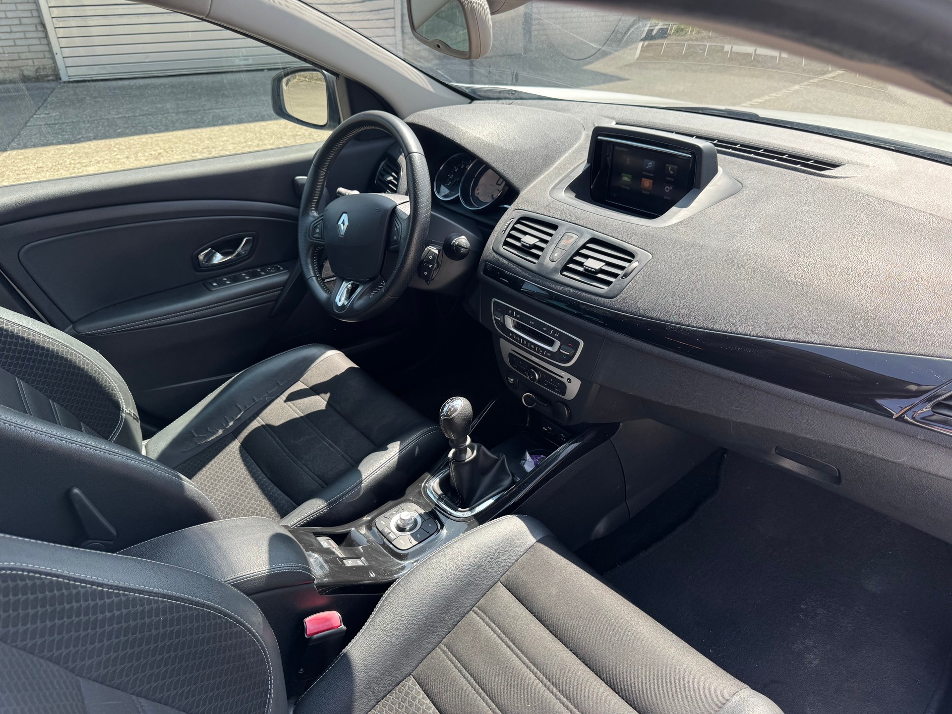 RENAULT Mégane 1.2 16V Turbo Bose-image-9
