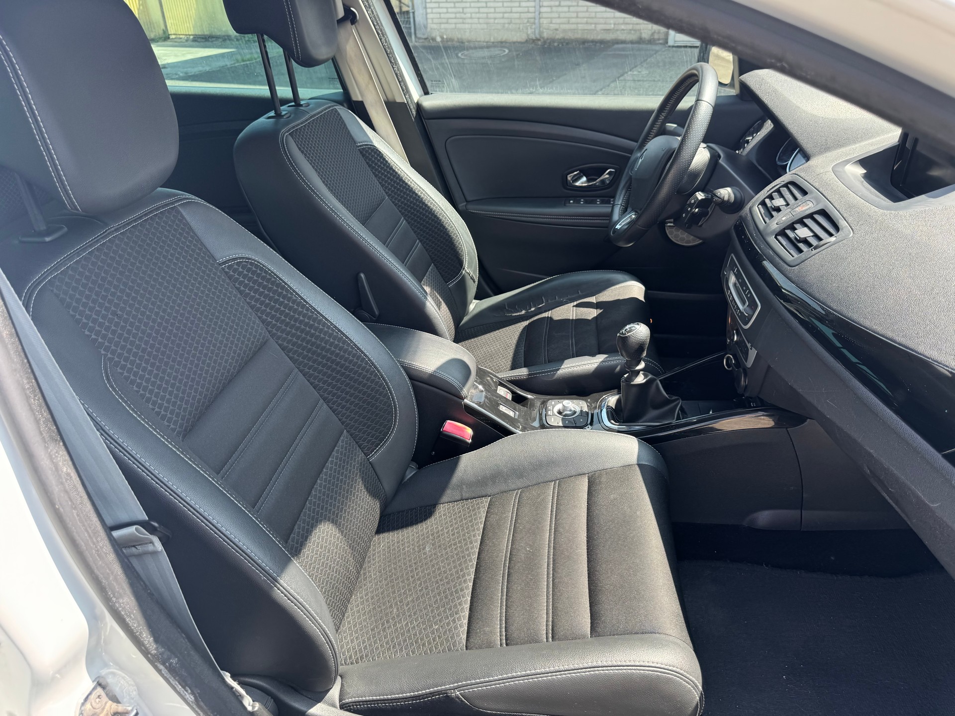 RENAULT Mégane 1.2 16V Turbo Bose-image-8