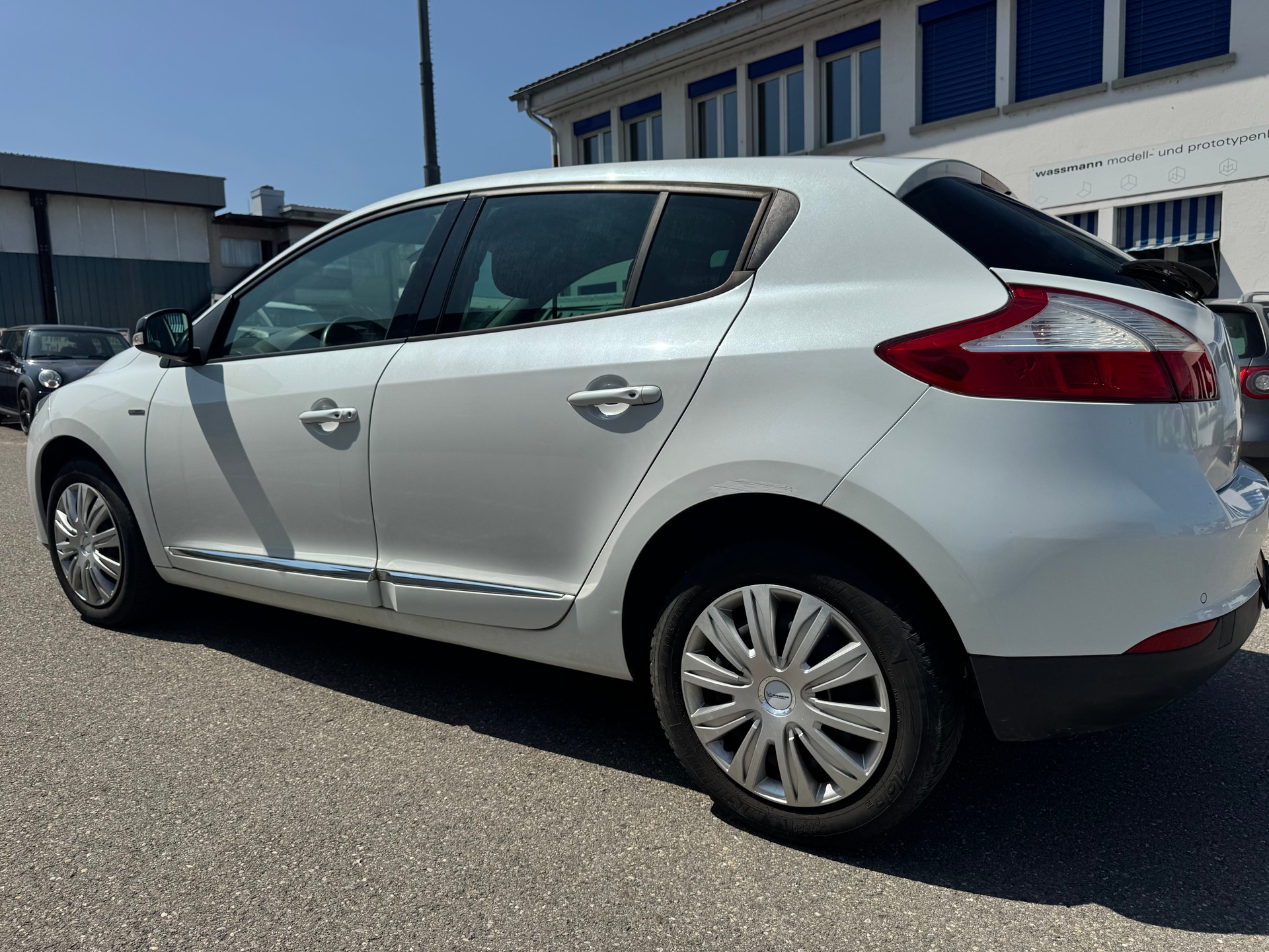 RENAULT Mégane 1.2 16V Turbo Bose-image-4