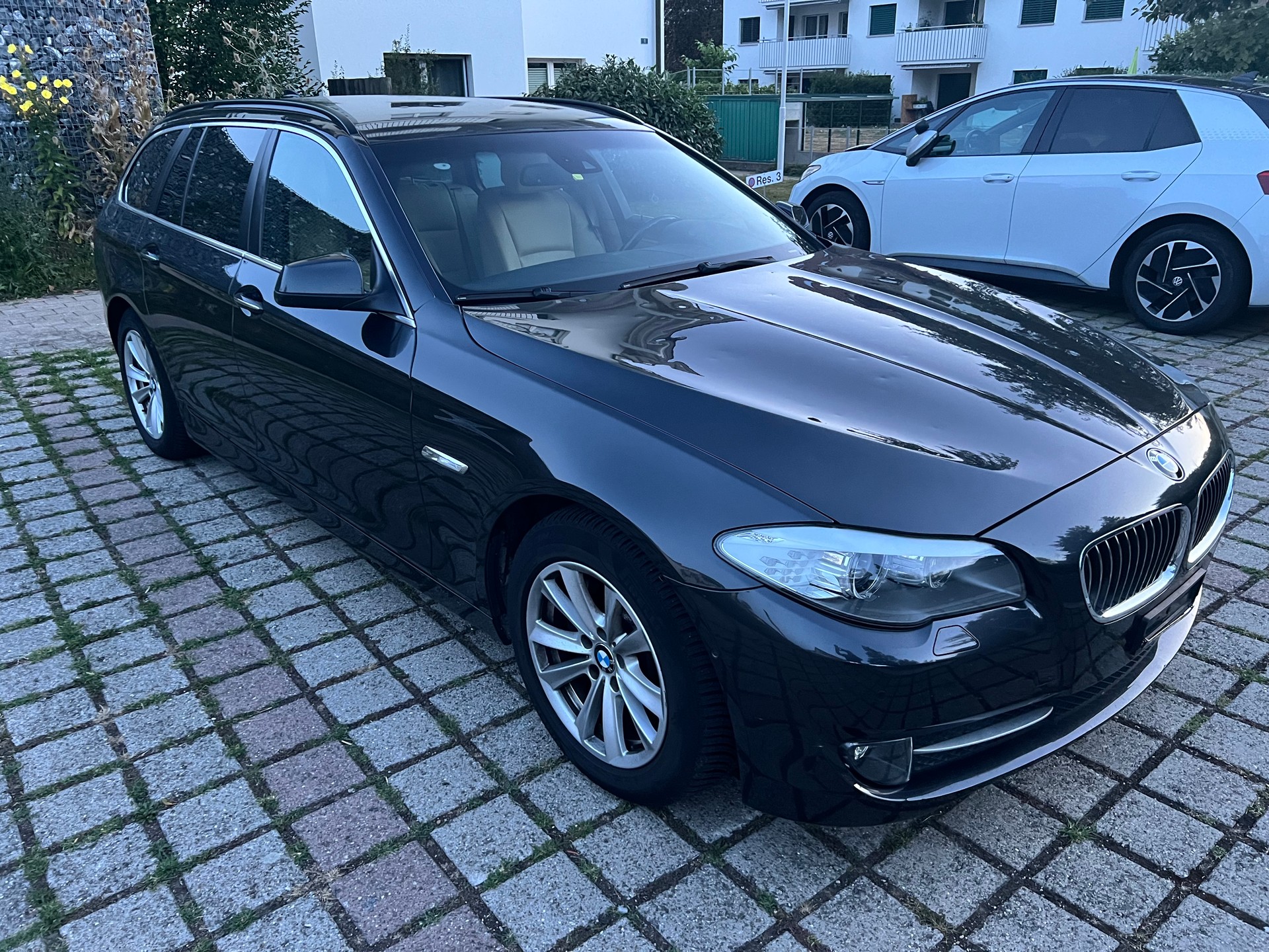 BMW 525d xDrive Touring Steptronic-image-2