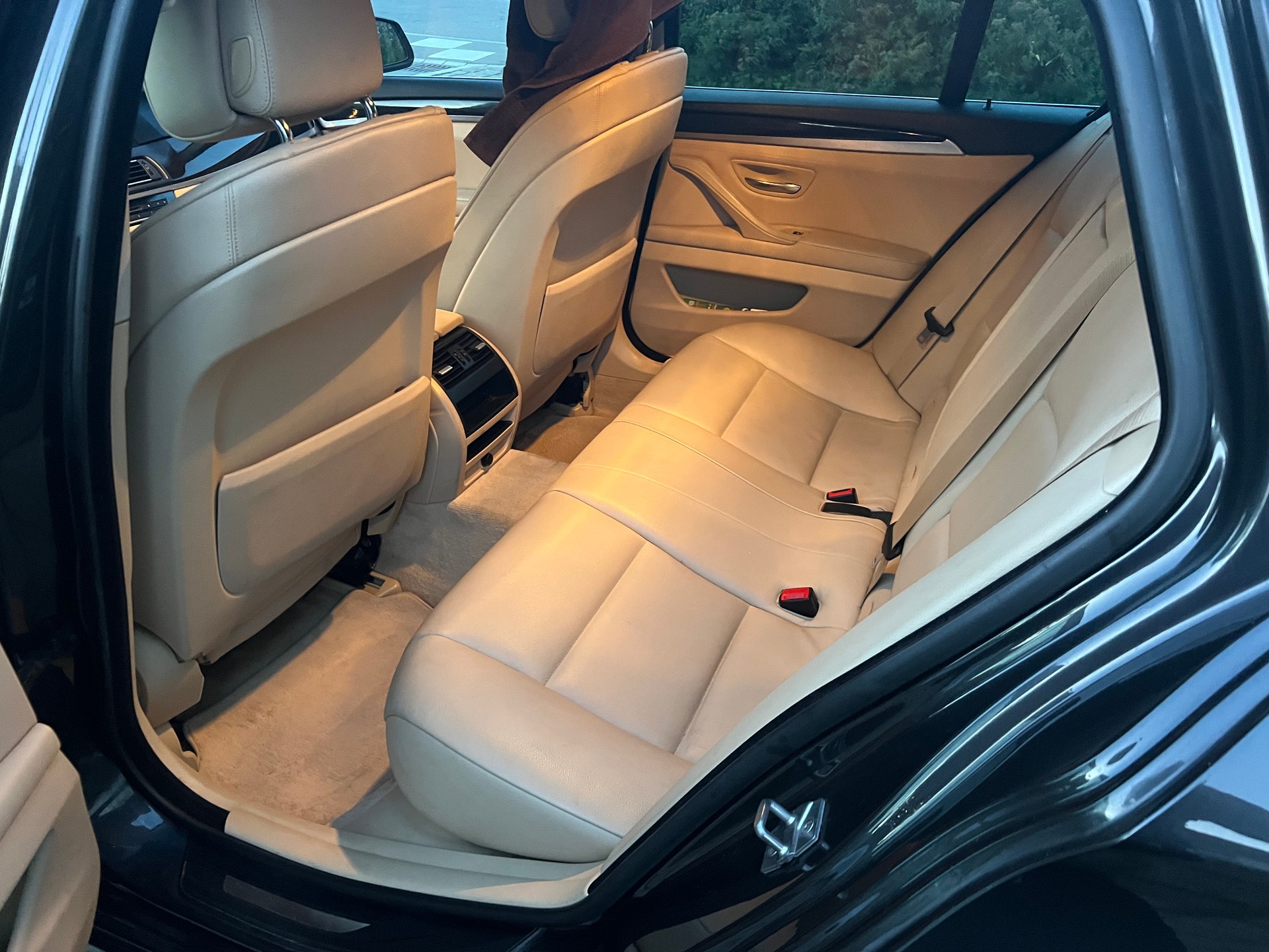BMW 525d xDrive Touring Steptronic-image-12