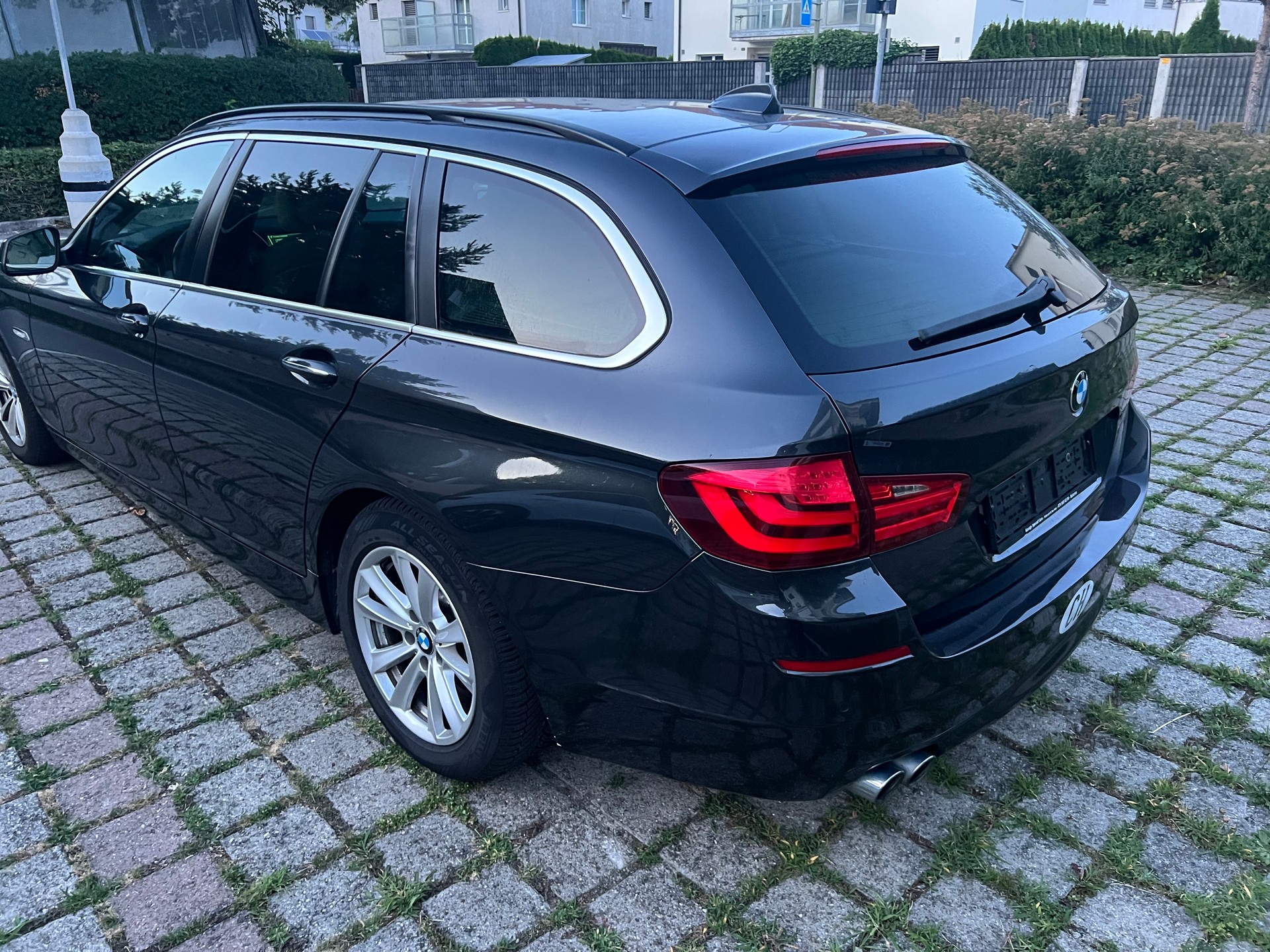 BMW 525d xDrive Touring Steptronic-image-11