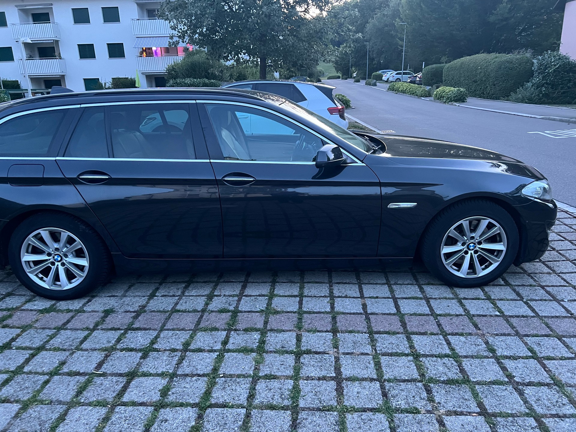 BMW 525d xDrive Touring Steptronic-image-4