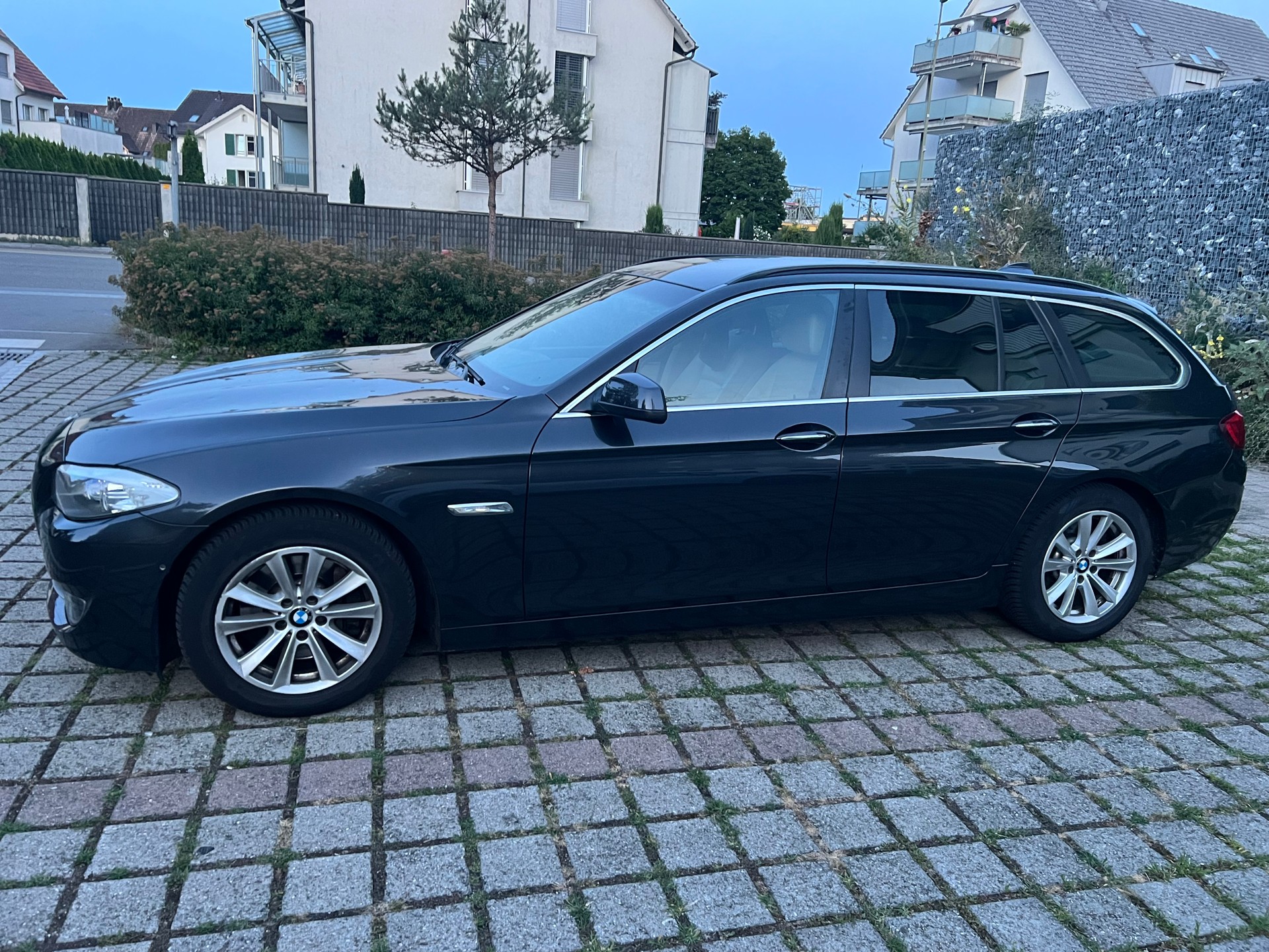 BMW 525d xDrive Touring Steptronic-image-3