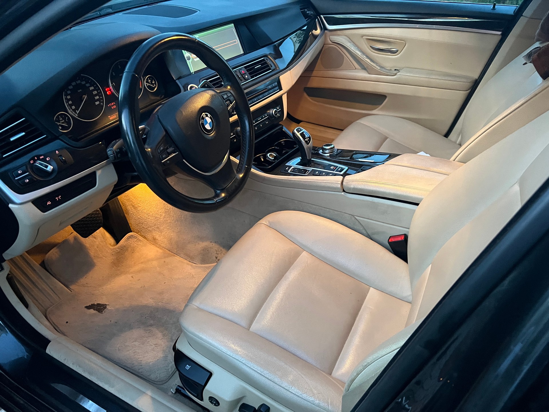 BMW 525d xDrive Touring Steptronic-image-13