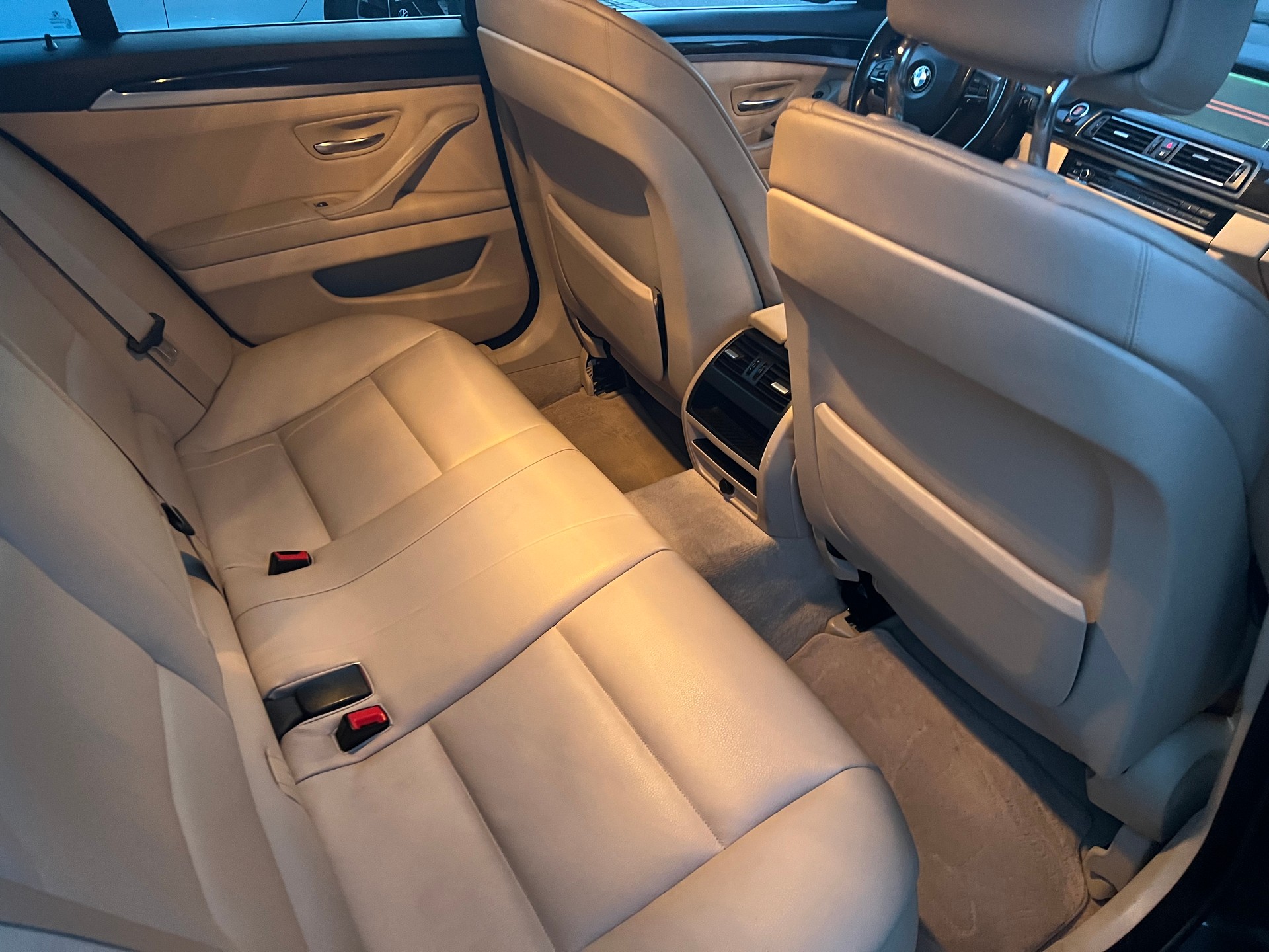 BMW 525d xDrive Touring Steptronic-image-10