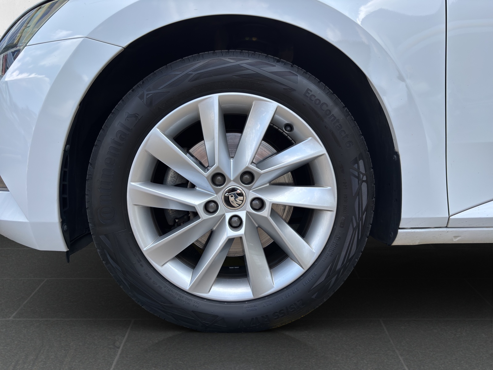 SKODA Superb Combi 2.0 TDi Style 4x4 DSG mit AHK, elektr. Vordersitze mit Memory & Winterräder-image-10