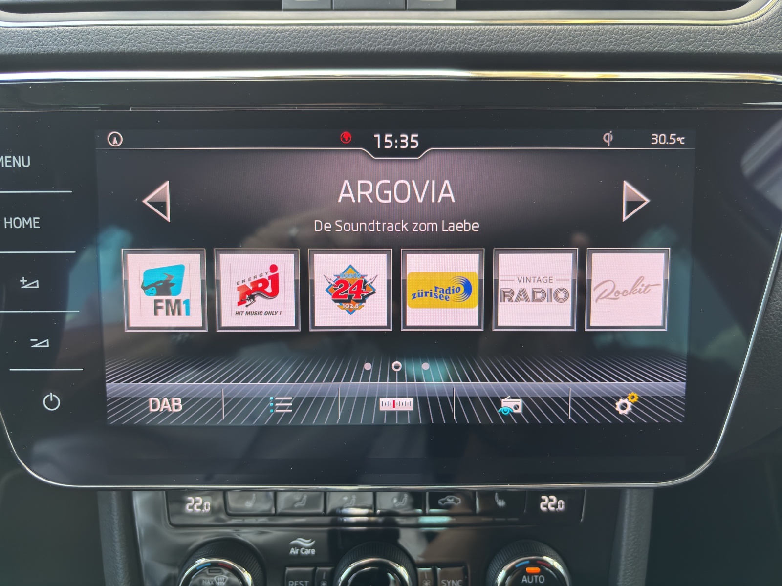 SKODA Superb Combi 2.0 TDi Style 4x4 DSG mit AHK, elektr. Vordersitze mit Memory & Winterräder-image-17