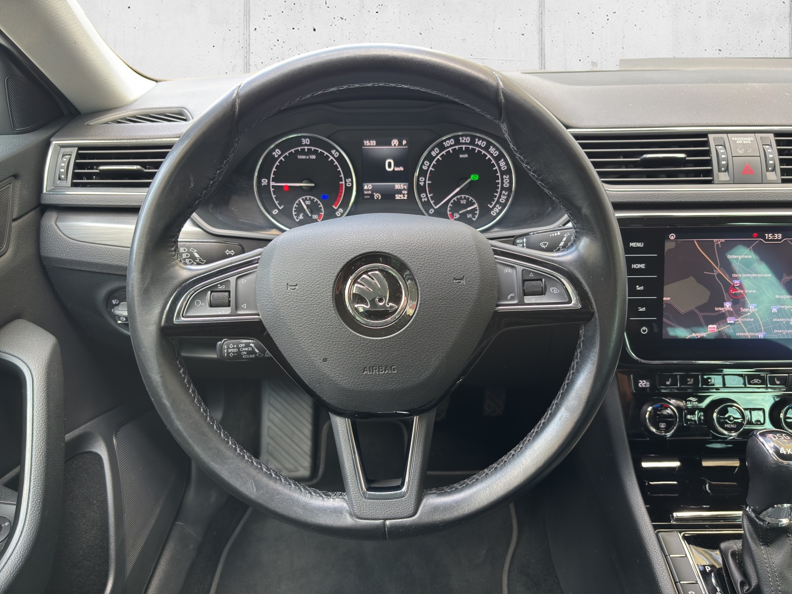 SKODA Superb Combi 2.0 TDi Style 4x4 DSG mit AHK, elektr. Vordersitze mit Memory & Winterräder-image-12